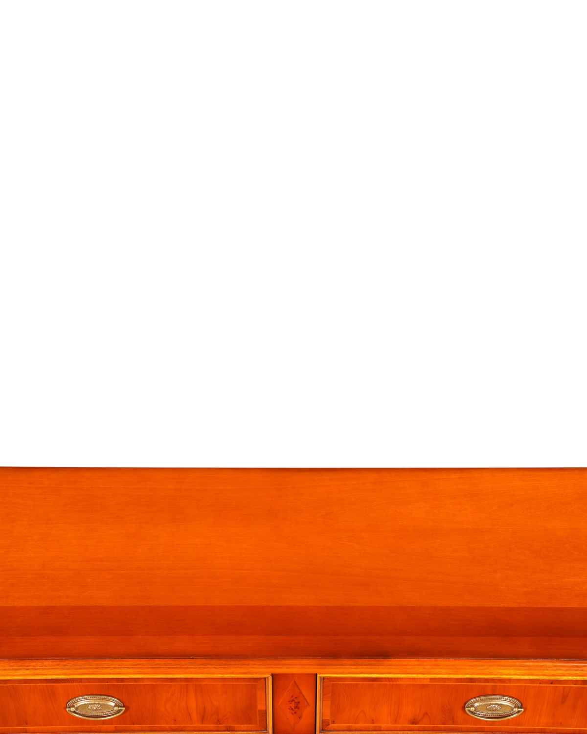 Hauptstadt Möblerei Heldense Sideboard aus englischer Eibe mit detaillierter Holzmaserung und antiken Messinggriffen
