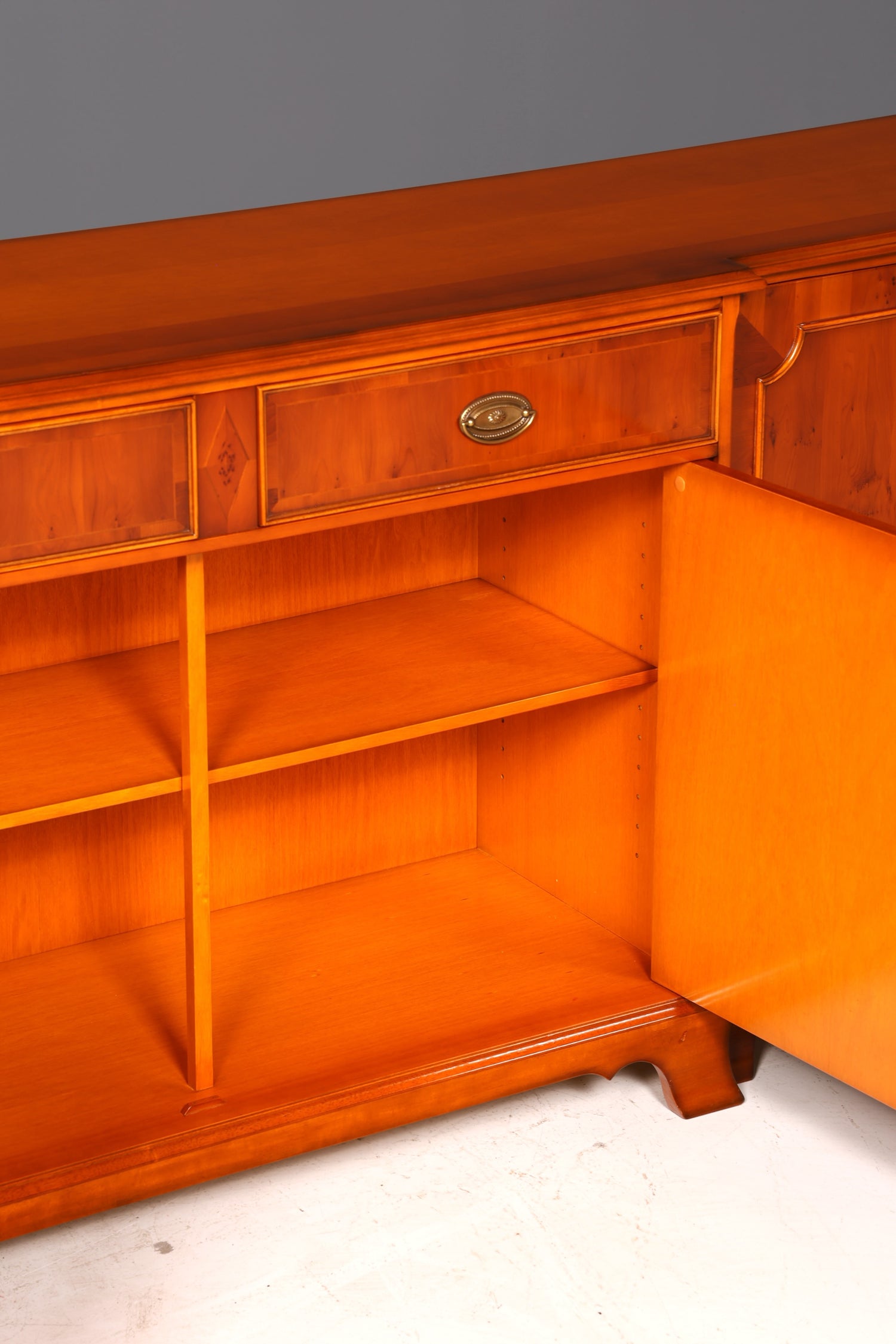 Wunderschönes Original Heldense Sideboard Eibe Englisch Buffetschrank Kommode Antik Schrank Vintage