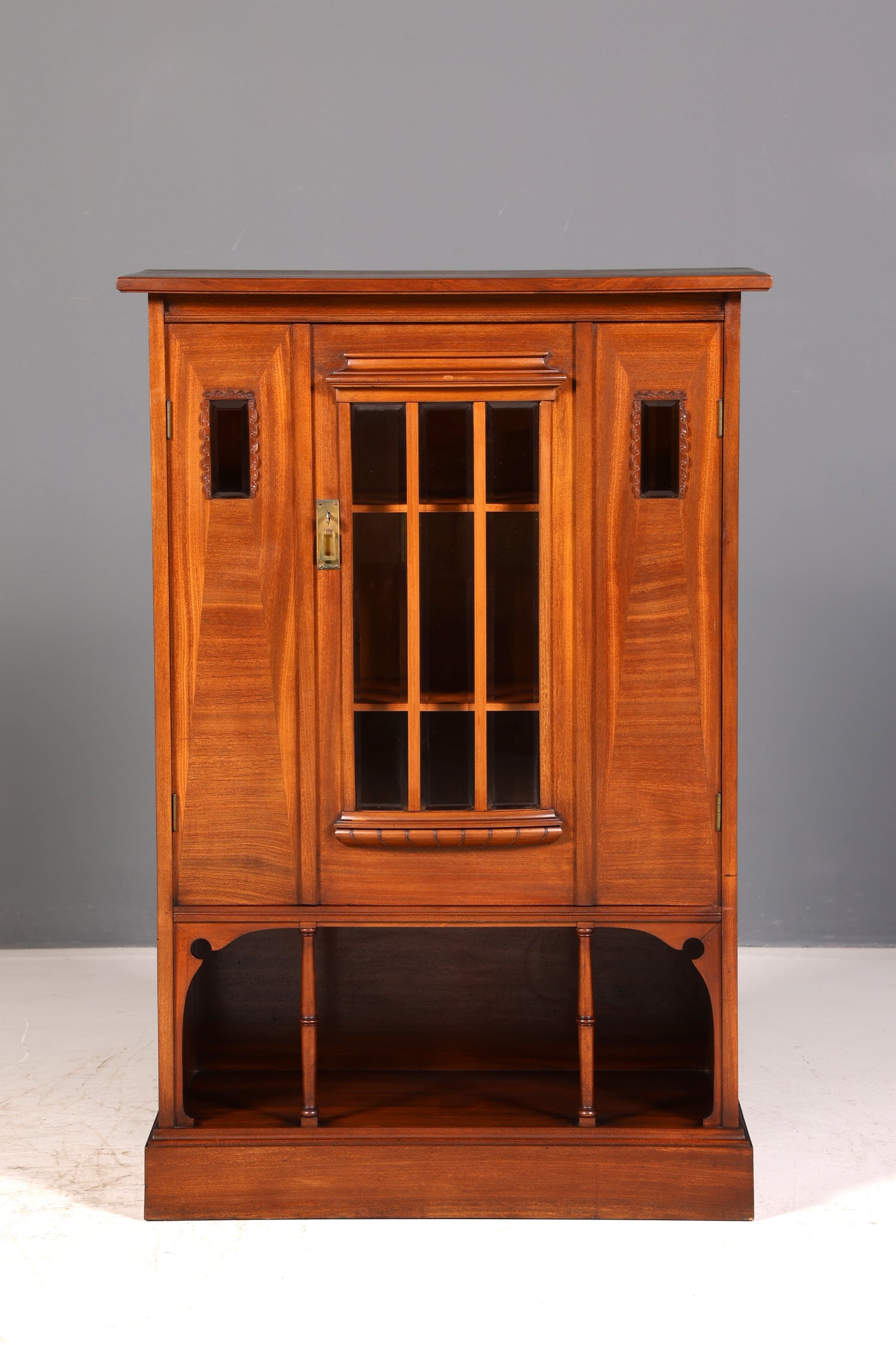 Traumhafte Jugendstil Vitrine Eiche Antik Holz Bücherschrank Schrank Geschirrschrank Glasvitrine Vintage