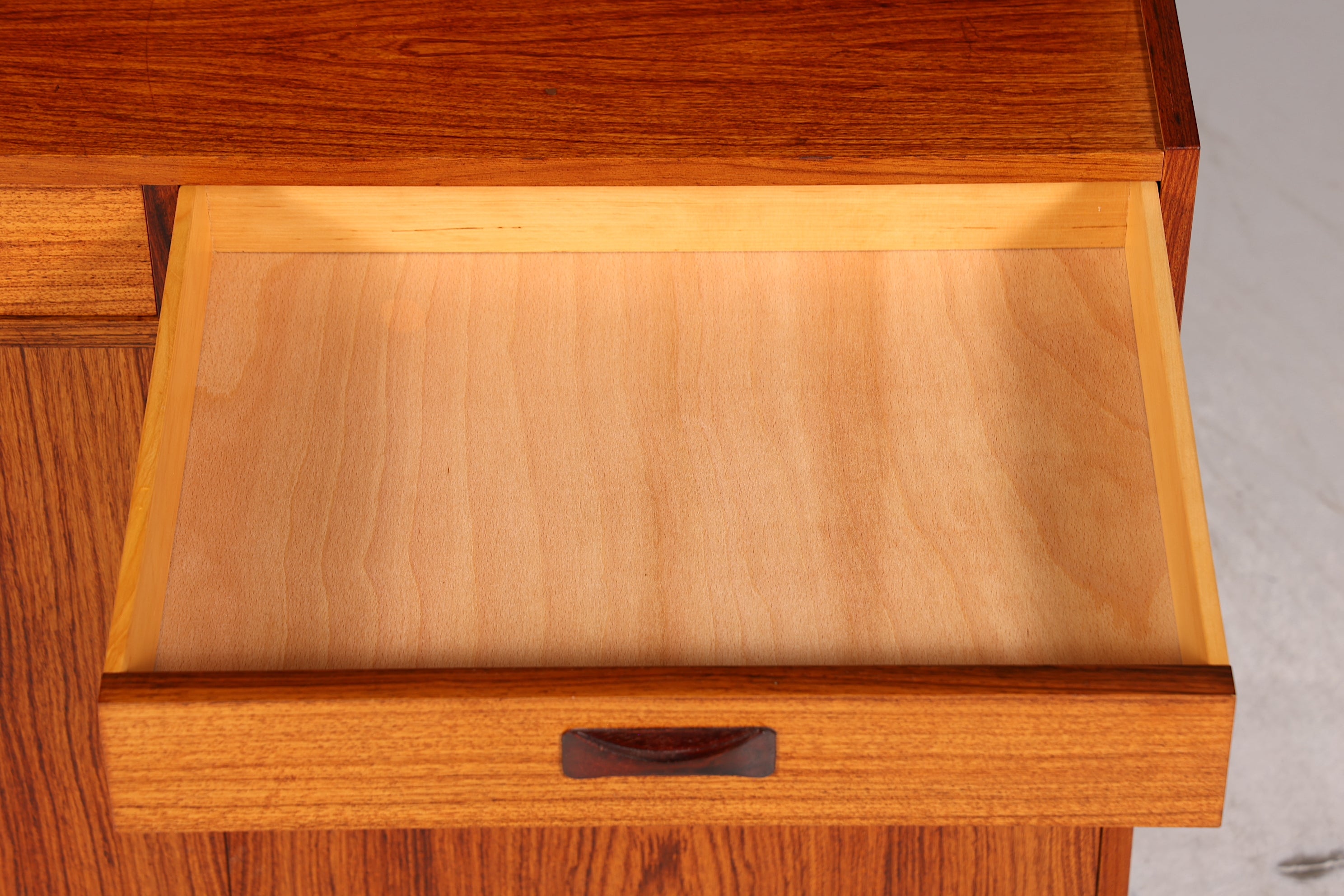 Traumhaftes Mid Century Regal echt Holz Schrank Danish Design Retro Kommode Vintage Bücherregal 60er Jahre 3 von 3
