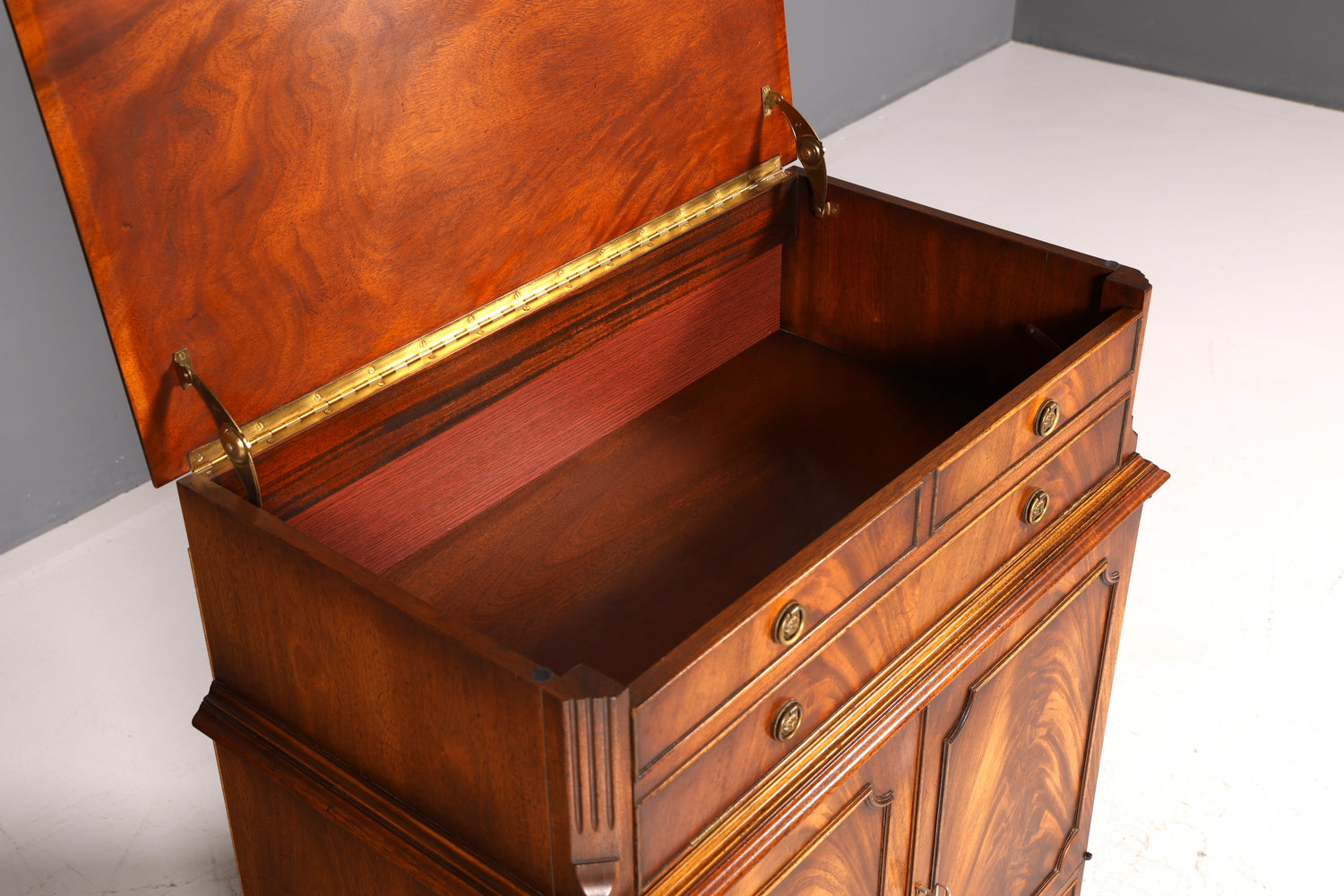 Wunderschöner Englischer Schrank Mahagoni Antik Anrichte Hifi Schrank Kommode Vintage