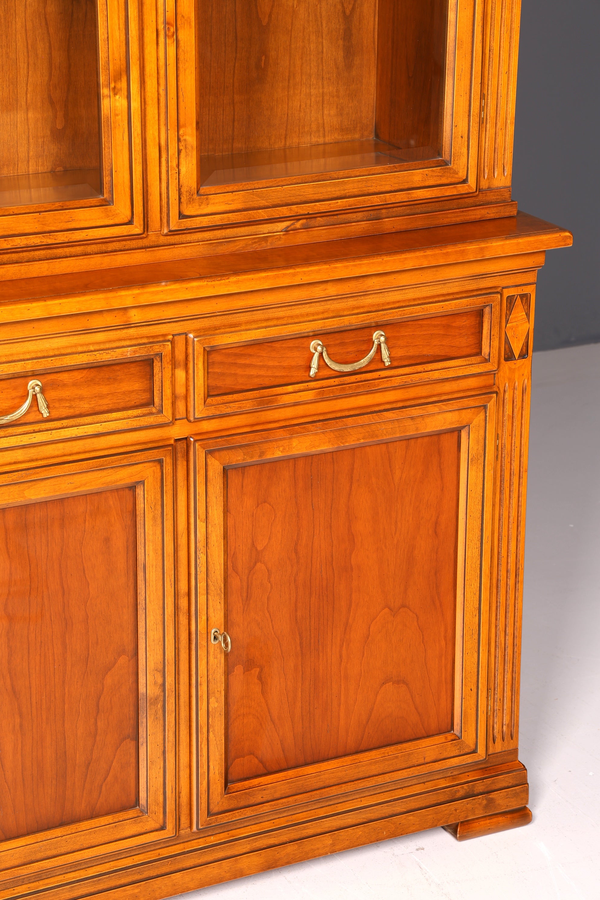Edle Original Selva Vitrine Villa Borghese Antik Stil Massivholz Buffet Schrank Bibliothek