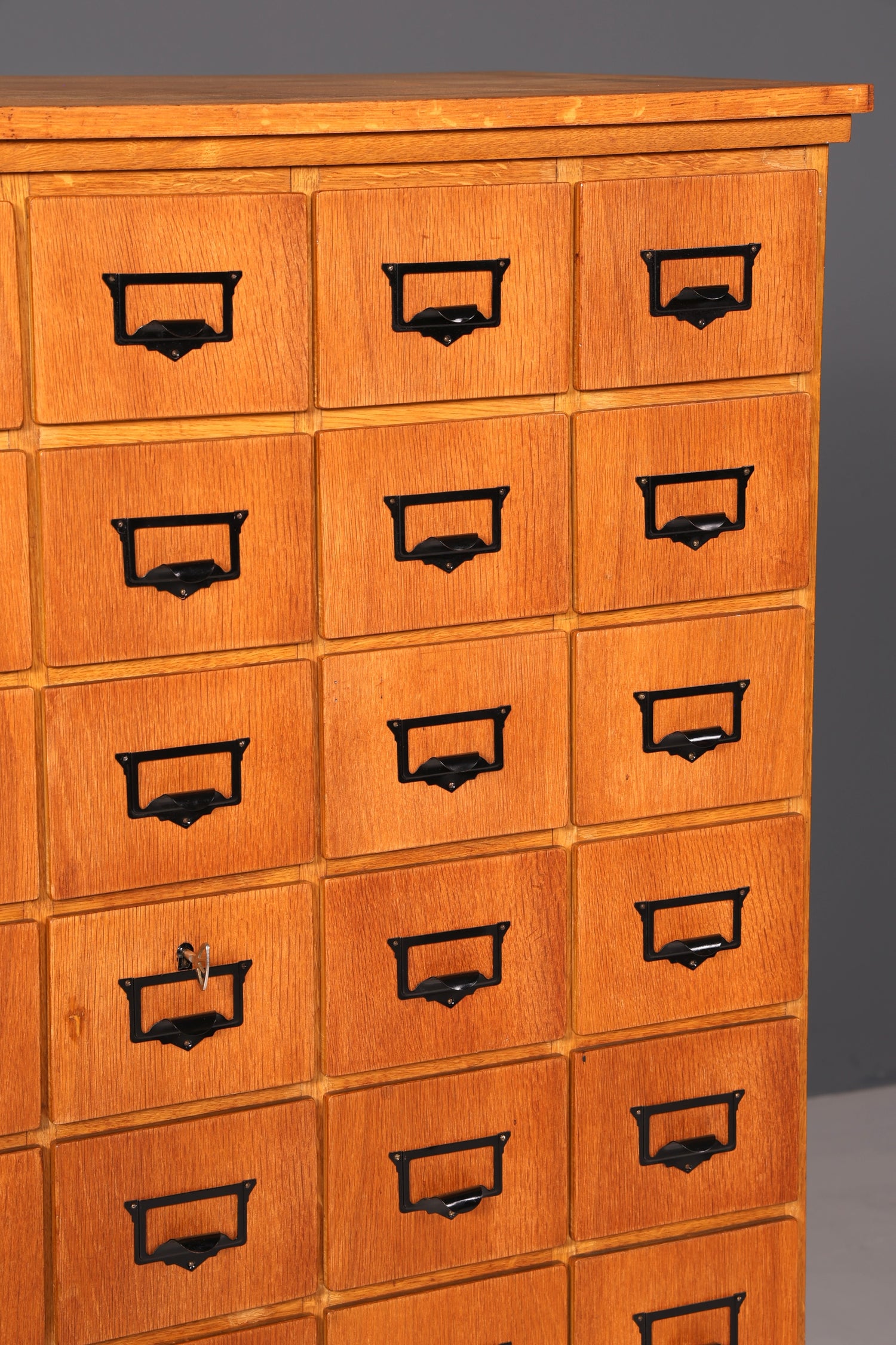 G245 Finish Wunderschöne Mid Century Kommode Vintage Bauhaus Apotheker Schrank Retro Schubladenkommode (Kopie)