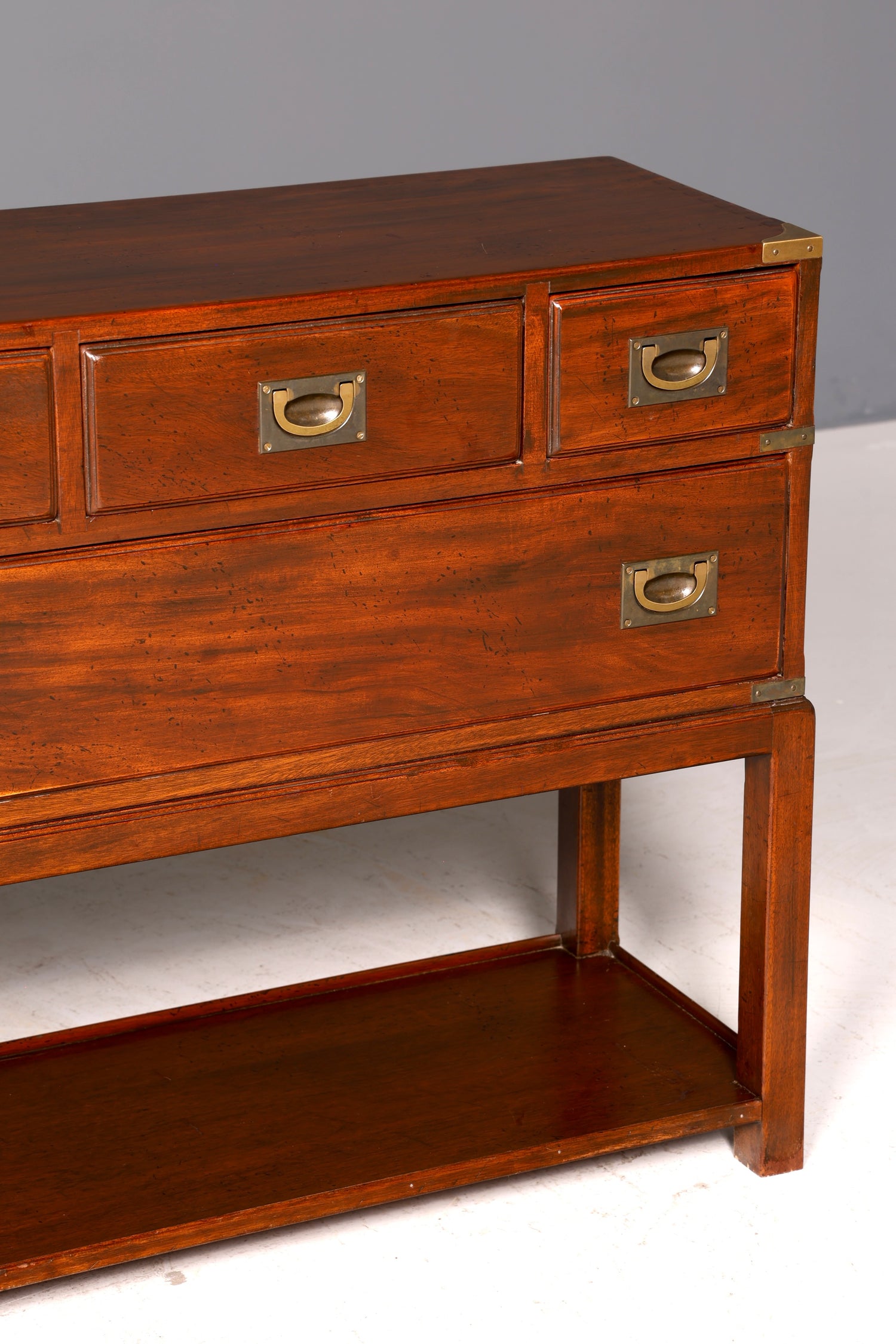 Wunderschöne Maritime Military Chest Kommode Mahagoni Englisch Beistellkommode Antik Vintage