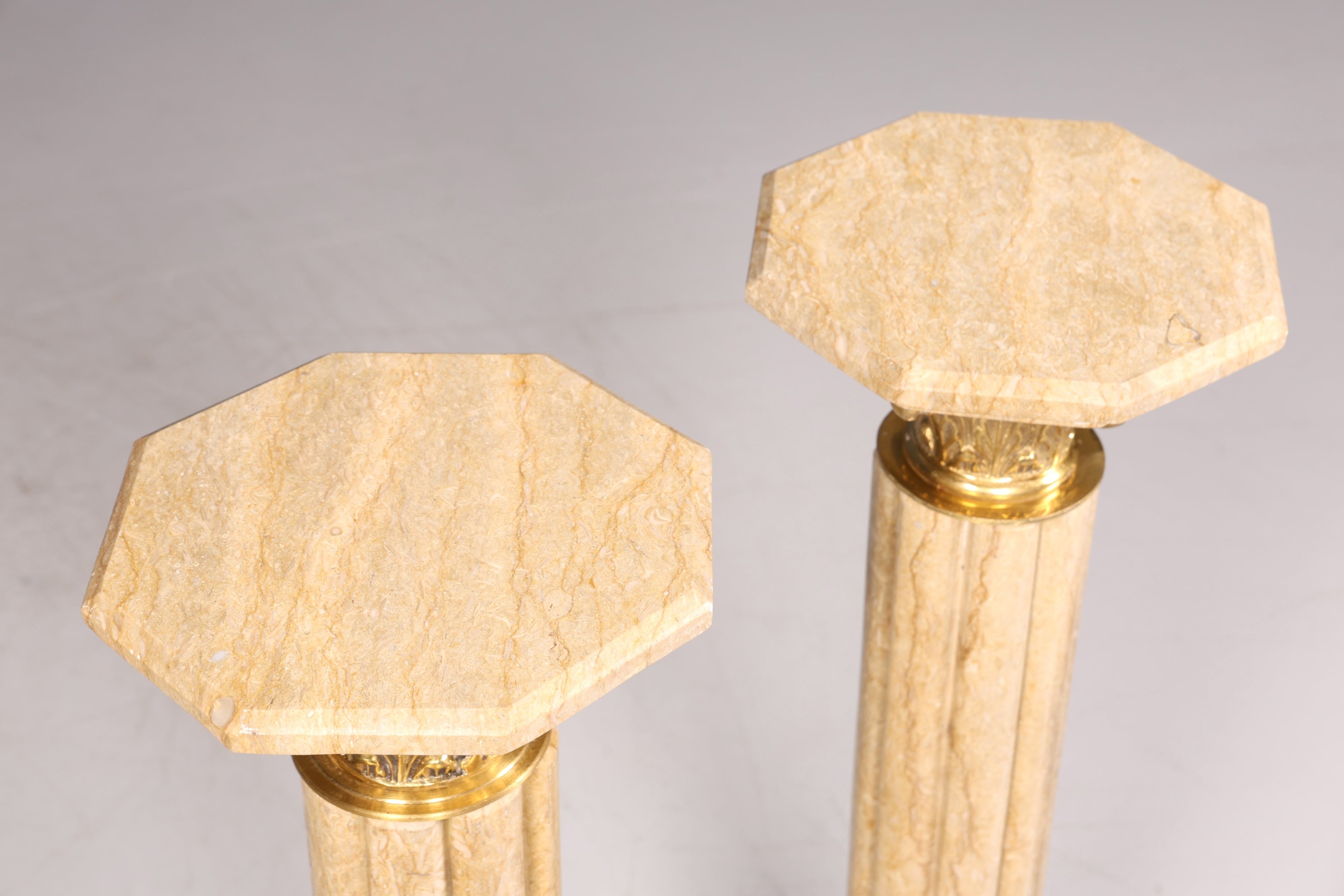 Wunderschöne Barock Stil Säule Louis XV Marmor Blumensäule Naturstein Beige Sockel Ablage 1 von 2