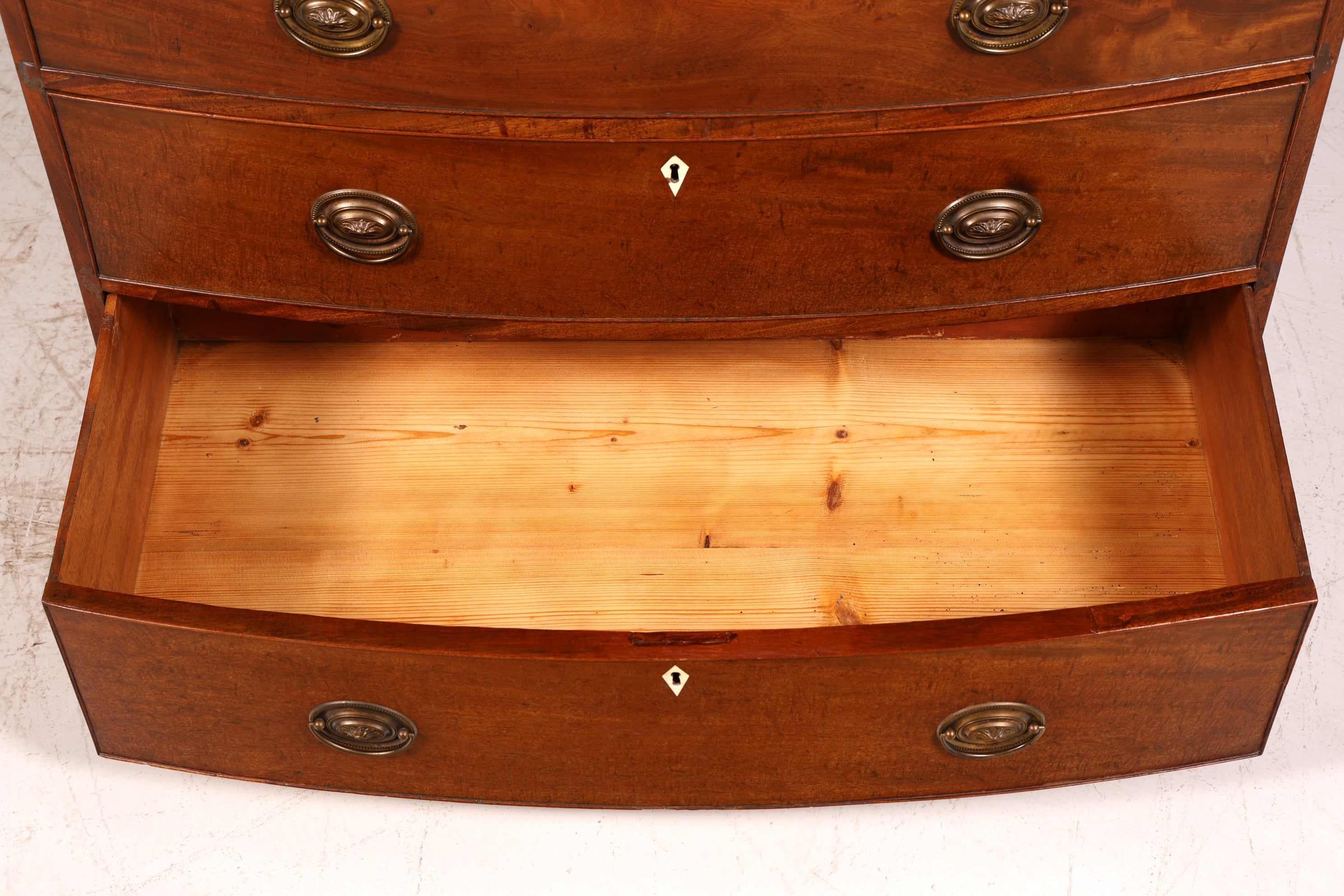 Wunderschöne Englische Kommode Mahagoni Antik Schubladenkommode Bow Front Schrank Sideboard Vintage