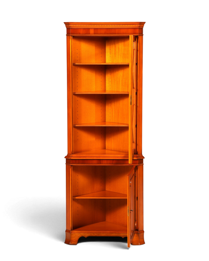 Hauptstadt Möblerei Heldense Eckvitrine aus Eibenholz im englischen Antik-Stil mit Glastüren und Einlegeböden