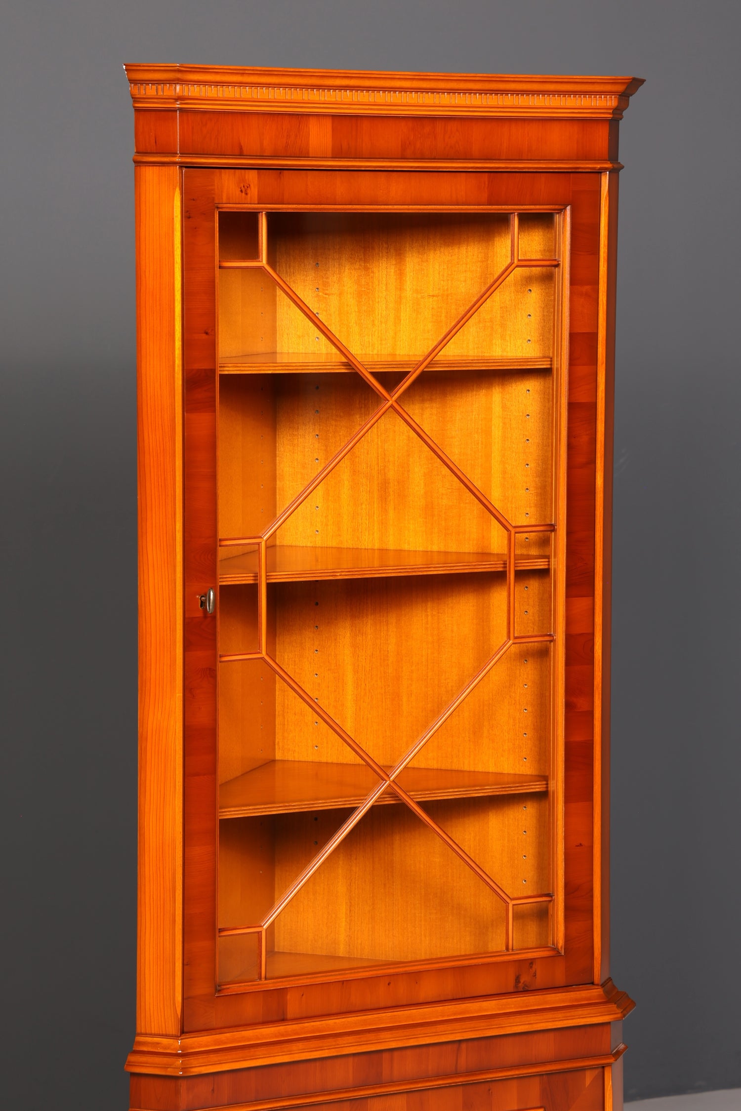 Wunderschöne Original Heldense Eckvitrine Eibe Englisch Antik Echt Holz Schrank Eckschrank Glasvitrine Vintage