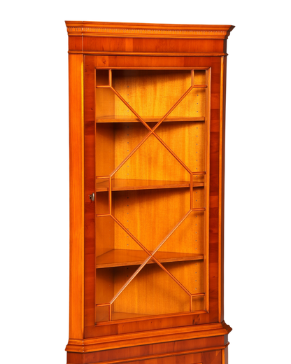 Hauptstadt Möblerei Original Heldense Eckvitrine aus Eibenholz mit Glasfront und verstellbaren Einlegeböden