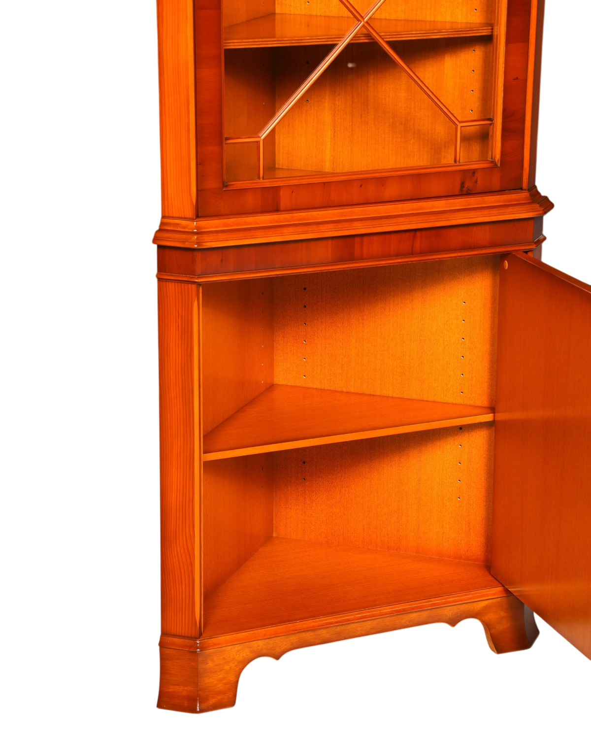 Hauptstadt Möblerei Heldense Eckvitrine aus Eibenholz mit Glasfront und verstellbaren Einlegeböden im englischen Stil