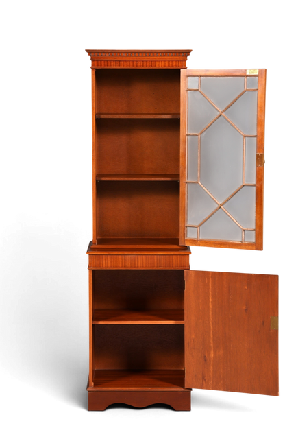 Hauptstadt Möblerei englische Vitrine aus Echtholz mit Glastür und höhenverstellbaren Regalböden im Vintage-Stil