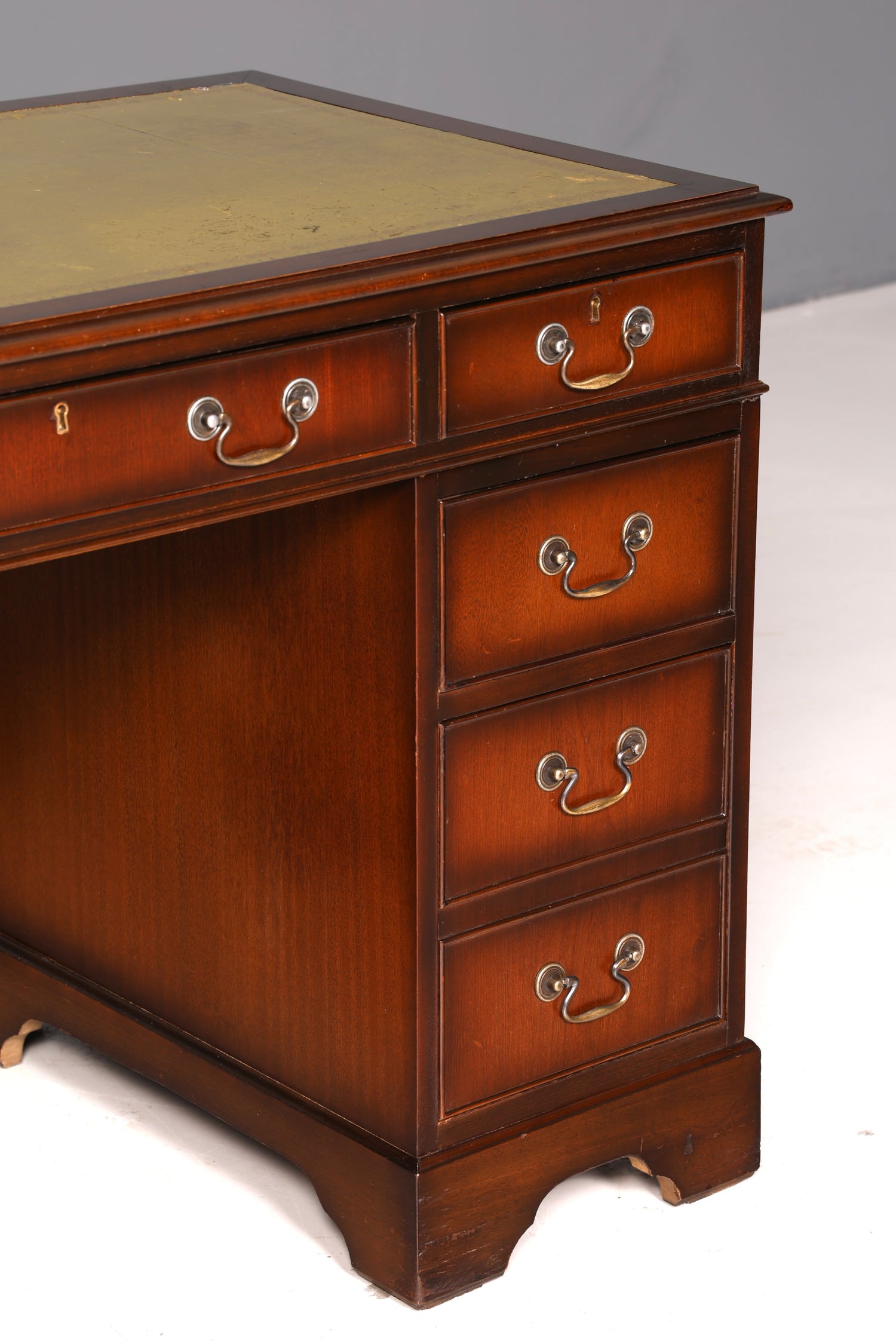 Wunderschöner Englischer Schreibtisch Mahagoni echt Lederauflage Bürotisch Antik Office Desk Vintage