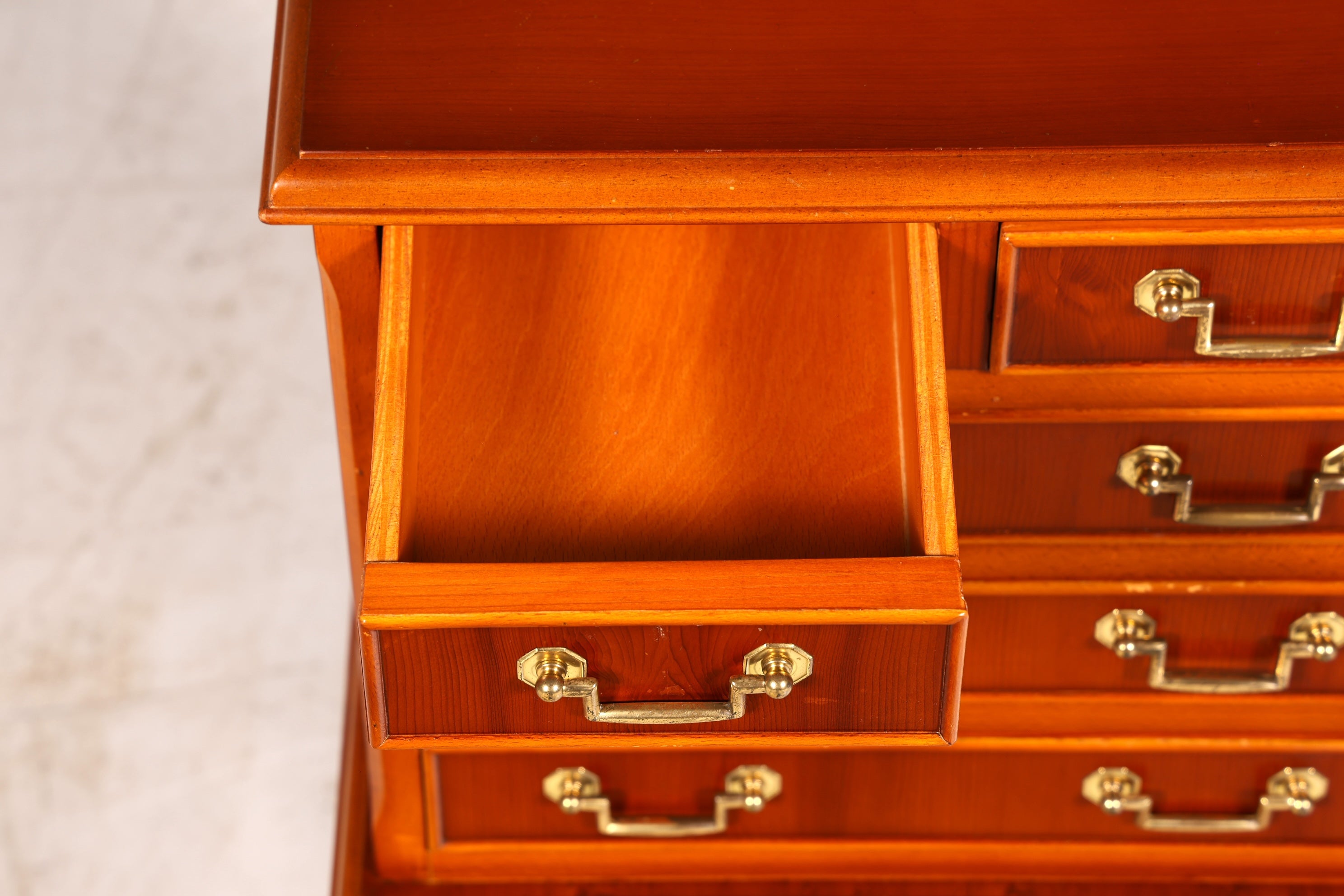 Wunderschöne Englische Kommode Eibe Antik Vertiko Schubladenkommode Chest Echt Holz Vintage
