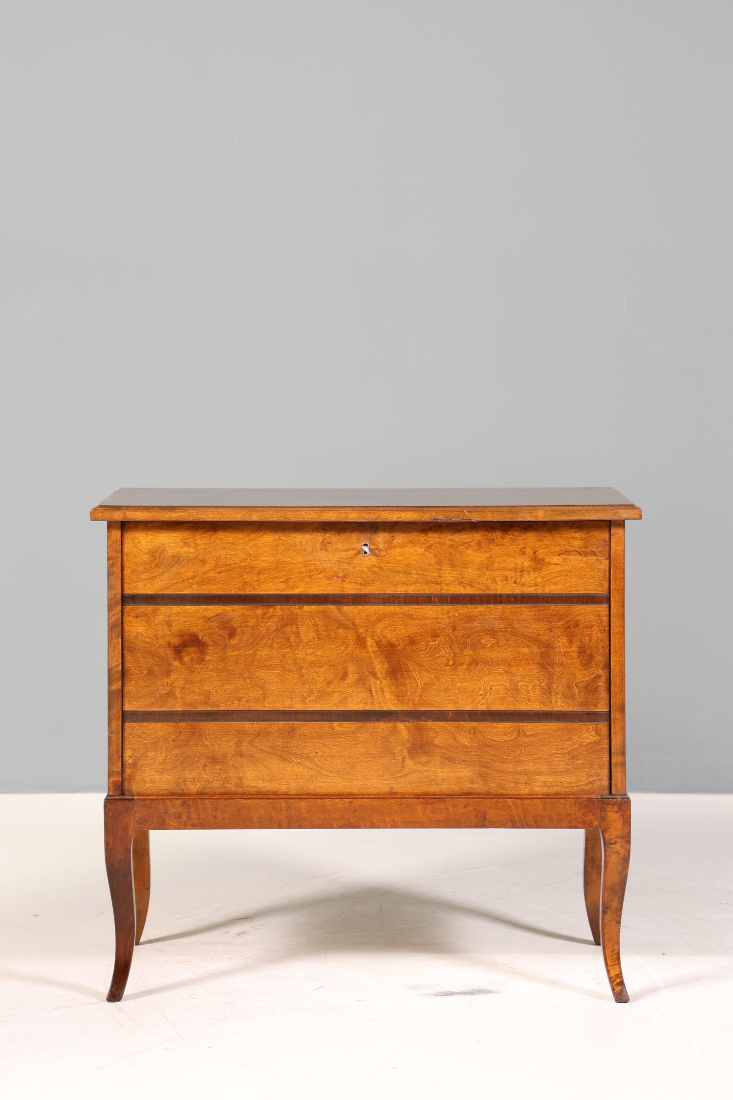 Traumhafter Schrank im Art Deco Stil um 1930 Hifi Schrank Sideboard Klappschrank