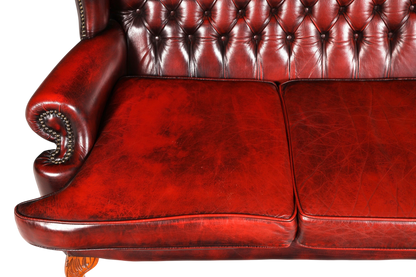 Hauptstadt Möblerei Chesterfield 3er Sofa aus rotem Echtleder mit Knopfheftung und Ziernägeln im englischen Stil