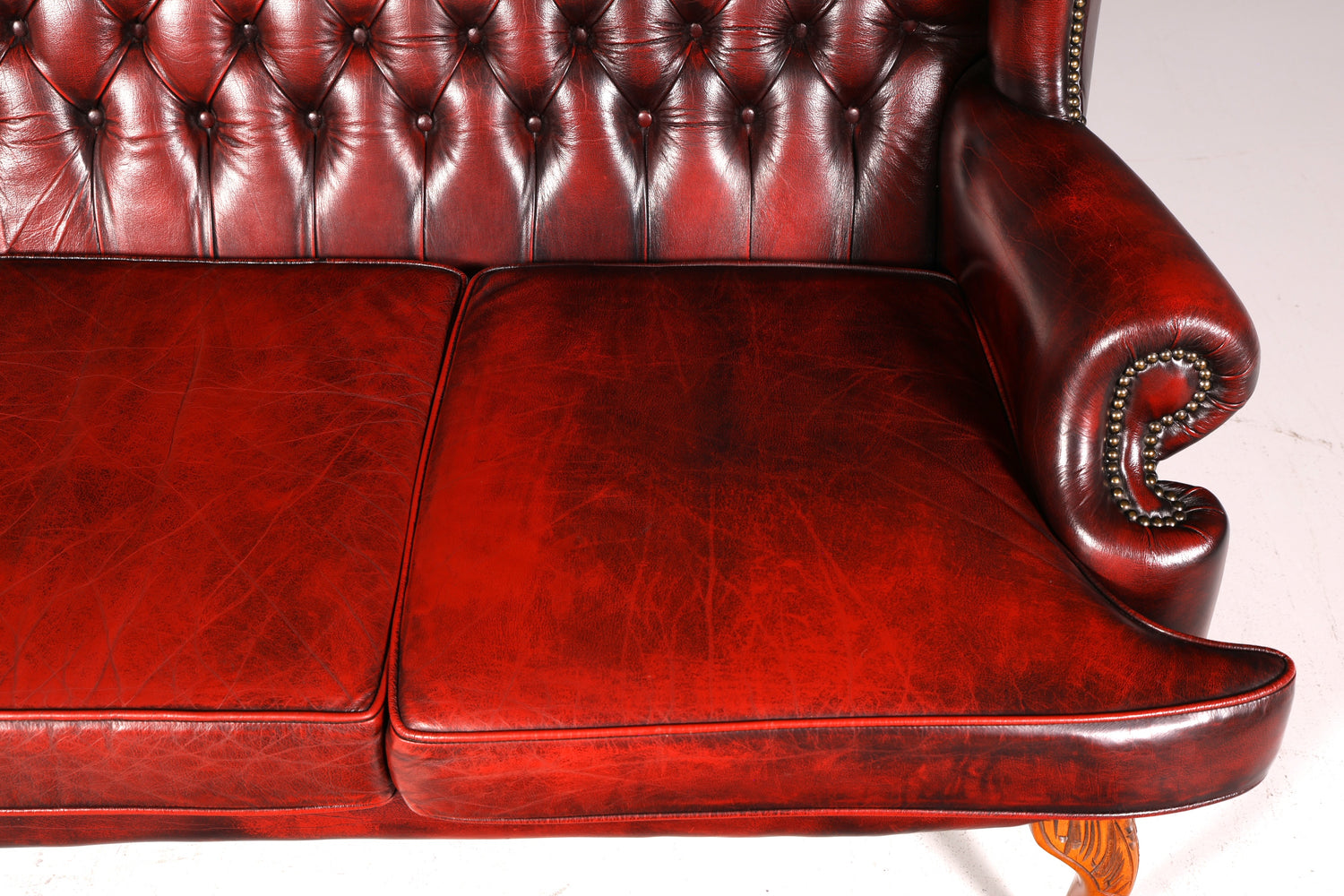 Wunderschönes Original Chesterfield Queen Anne Sofa 3er Sofa Englische Leder Couch Polstersofa Antik England