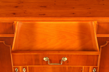 Wunderschönes Englisches Sideboard Eibe Antik Buffetschrank Kommode Schrank Anrichte Vintage