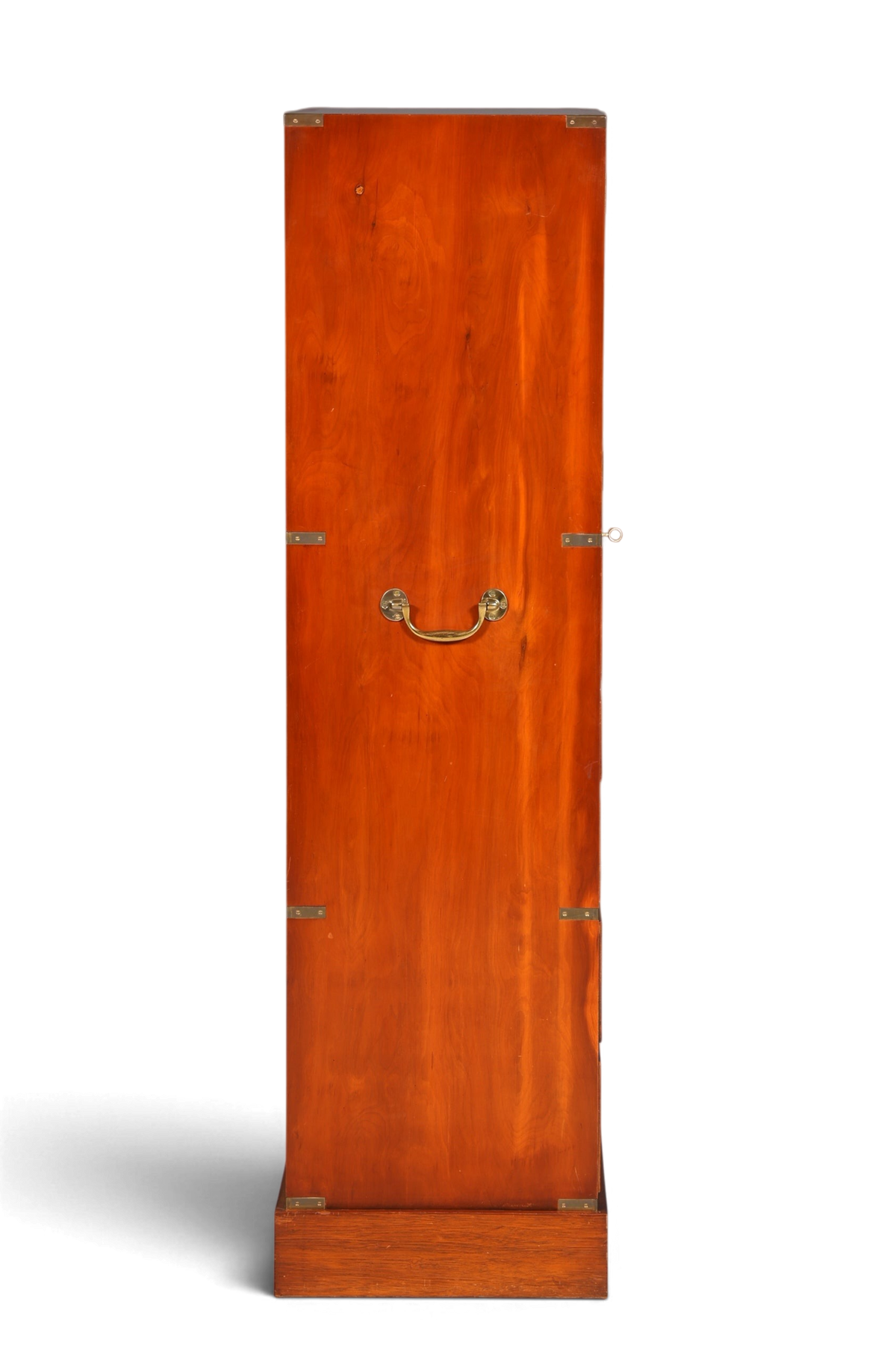 Hauptstadt Möblerei Vertiko Schrank aus Echtholz im maritimen Military-Chest-Stil mit versenkten Messing-Beschlägen