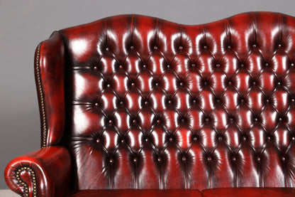 Wunderschönes Original Chesterfield Queen Anne Sofa 2-Sitzer Sofa Englische Leder Couch England Polstersofa
