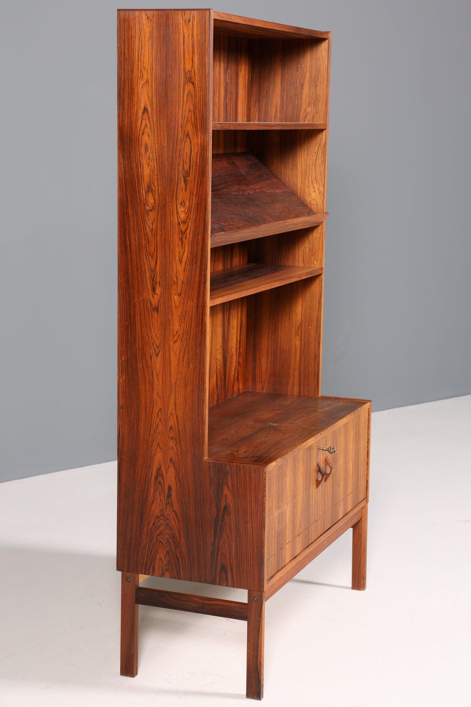 Stilvolles Mid Century Palisander Regal Vintage Bücherregal 60s Schrank Kommode Buchablage