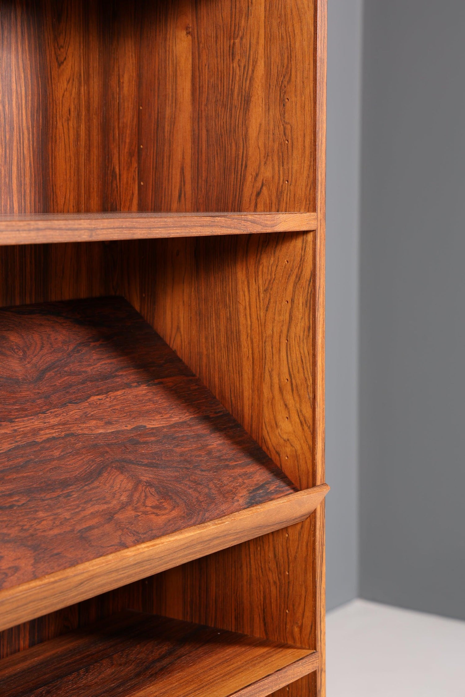 Stilvolles Mid Century Palisander Regal Vintage Bücherregal 60s Schrank Kommode Buchablage