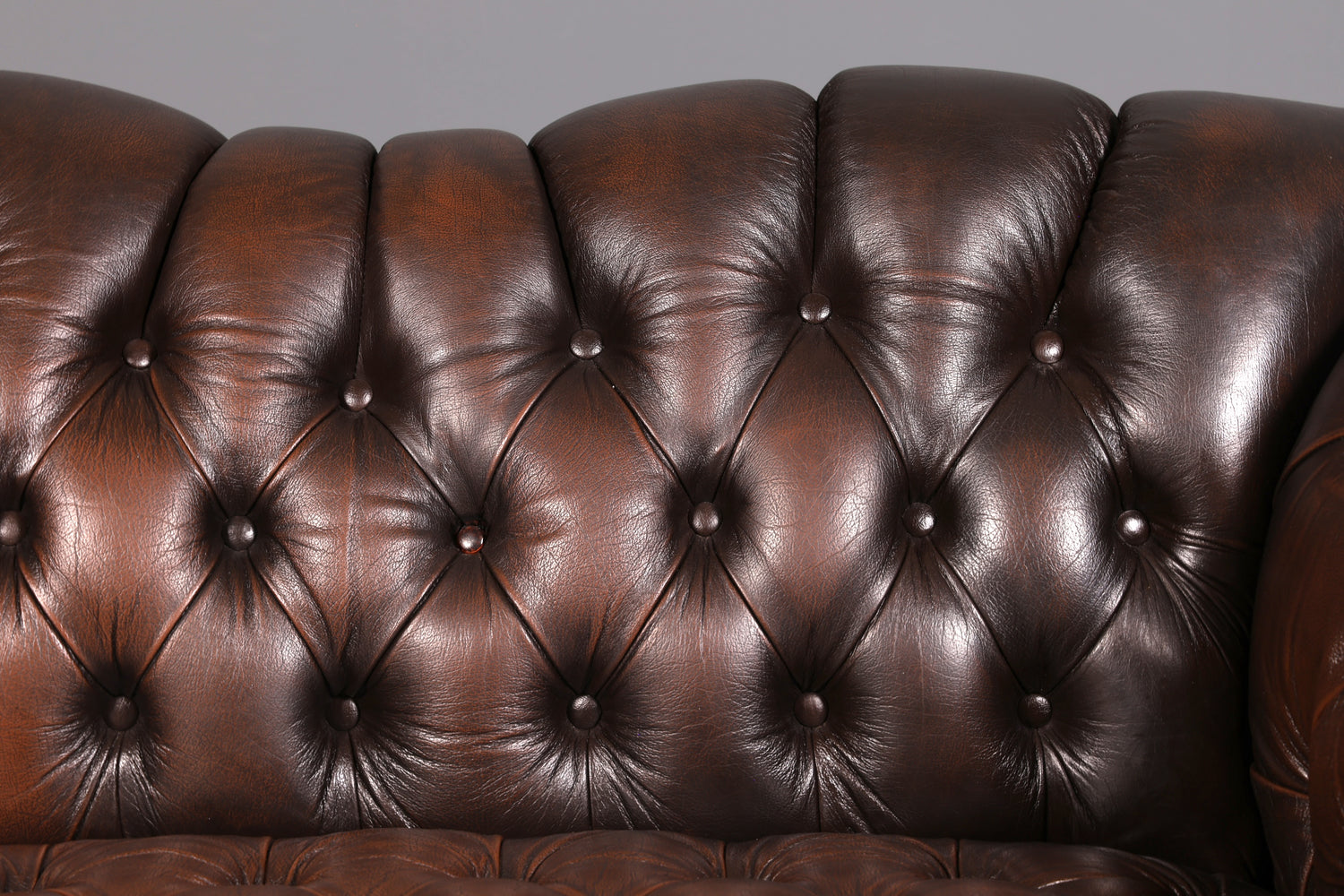 Wunderschönes Original Chesterfield 2er Sofa Englisch Herrenzimmer echt Leder 2- Sitzer Couch