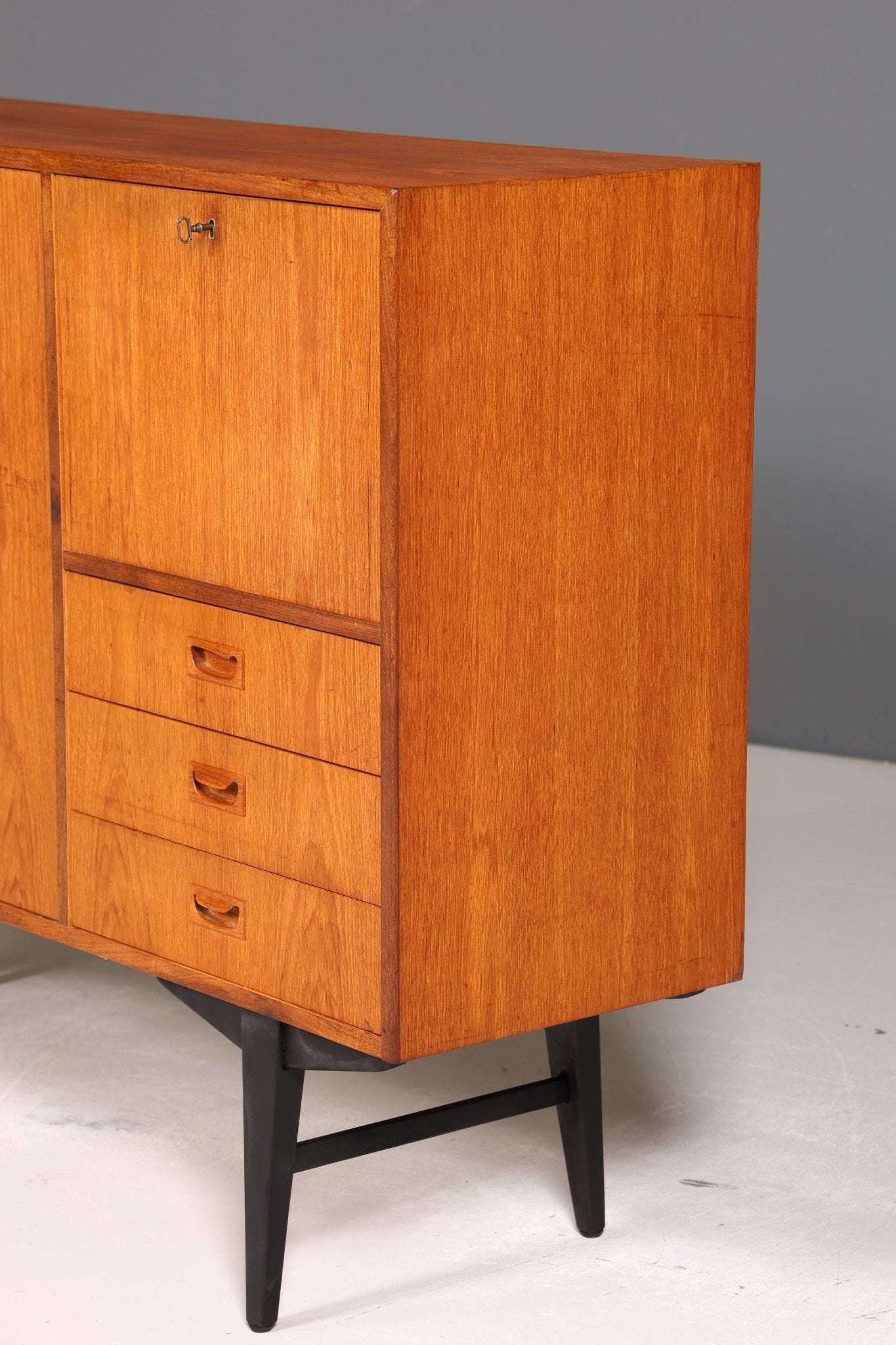 Wunderschönes Mid Century Highboard echt Holz Schrank Büro Kommode 60er Jahre