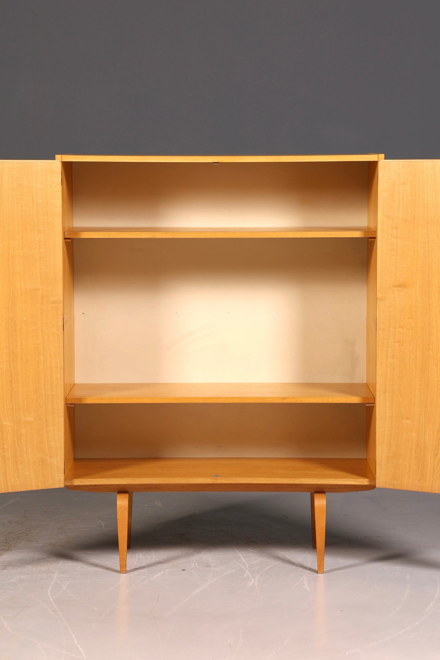 Wunderschöner Hellerau Schrank Modell 427 Mid Century Vintage Aktenschrank Highboard Vertiko Wäscheschrank