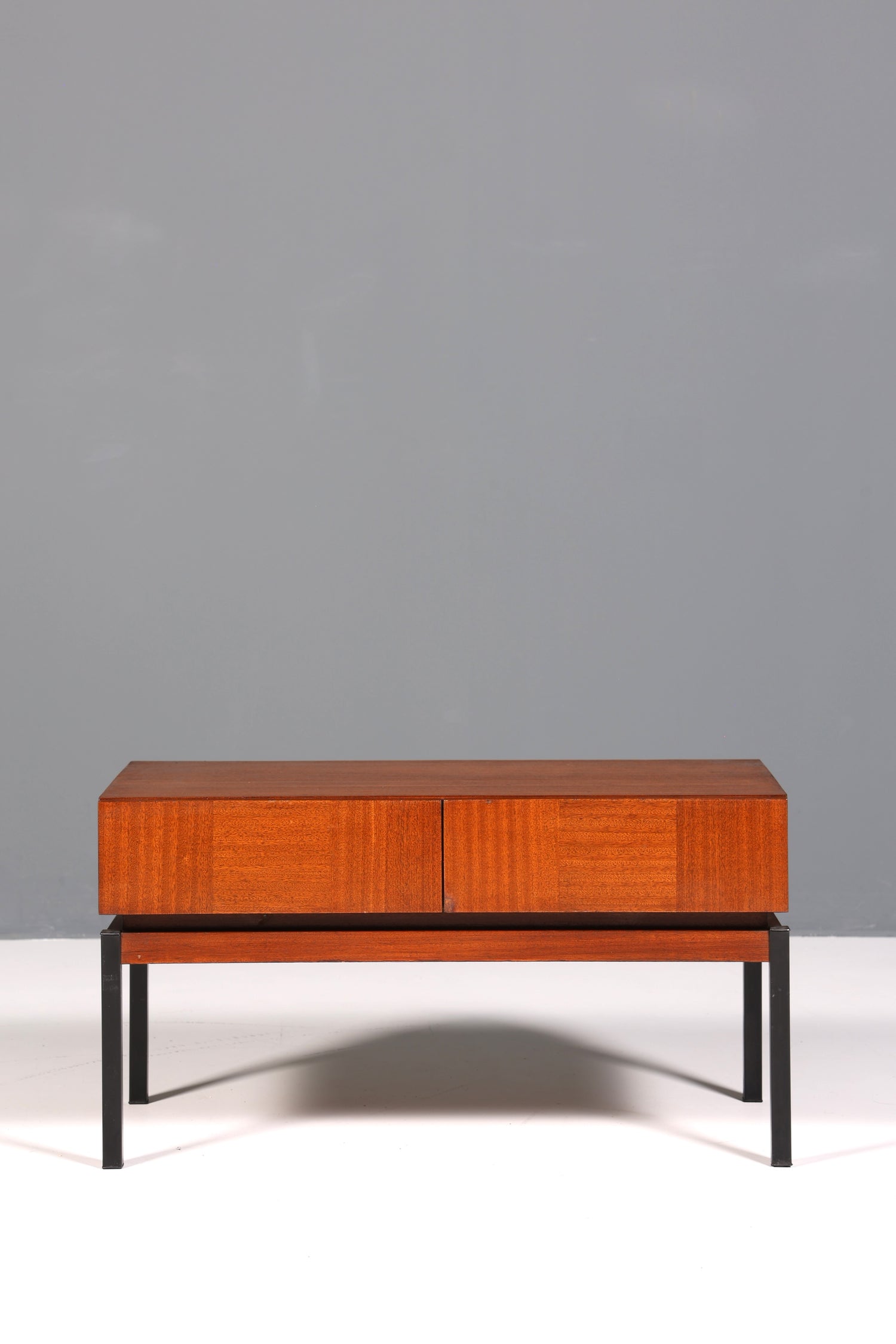 Wunderschöne Mid Century Kommode Vintage TV Sideboard 60s Schrank Flurkommode 2 von 2