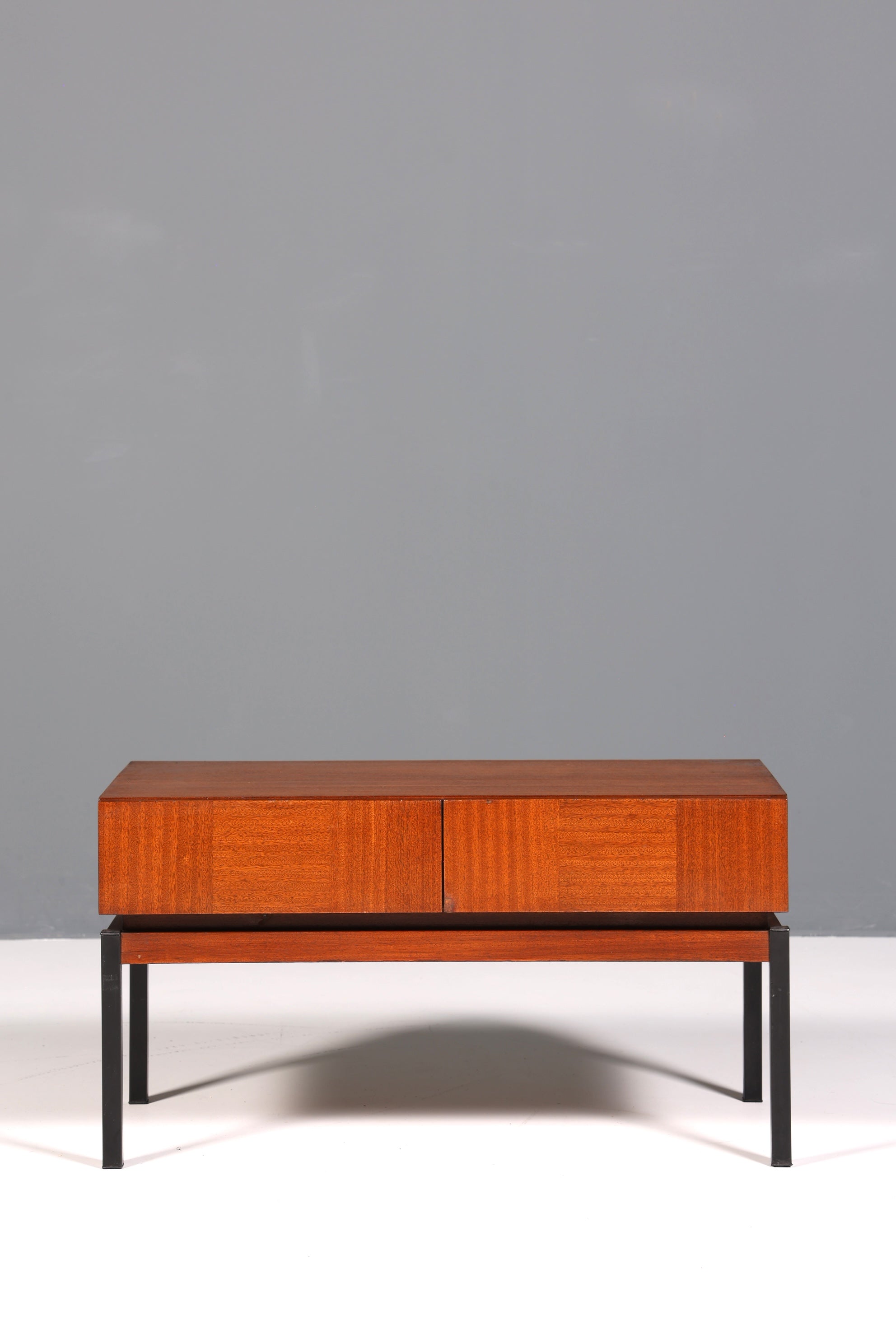 Wunderschöne Mid Century Kommode Vintage TV Sideboard 60s Schrank Flurkommode 2 von 2