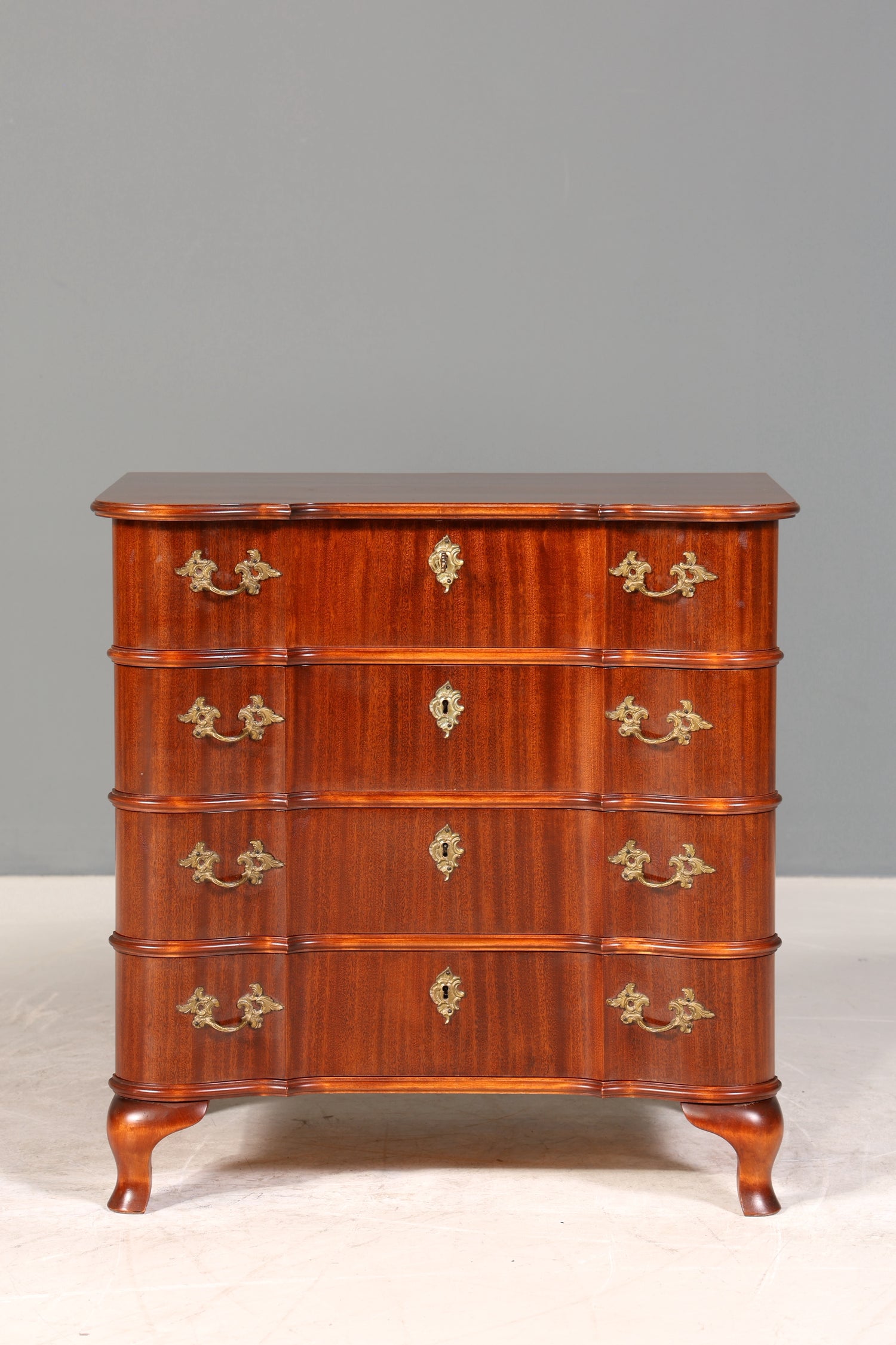 Wunderschöne geschwungene Kommode im Barock Stil Sideboard Englisch Schubladenkommode