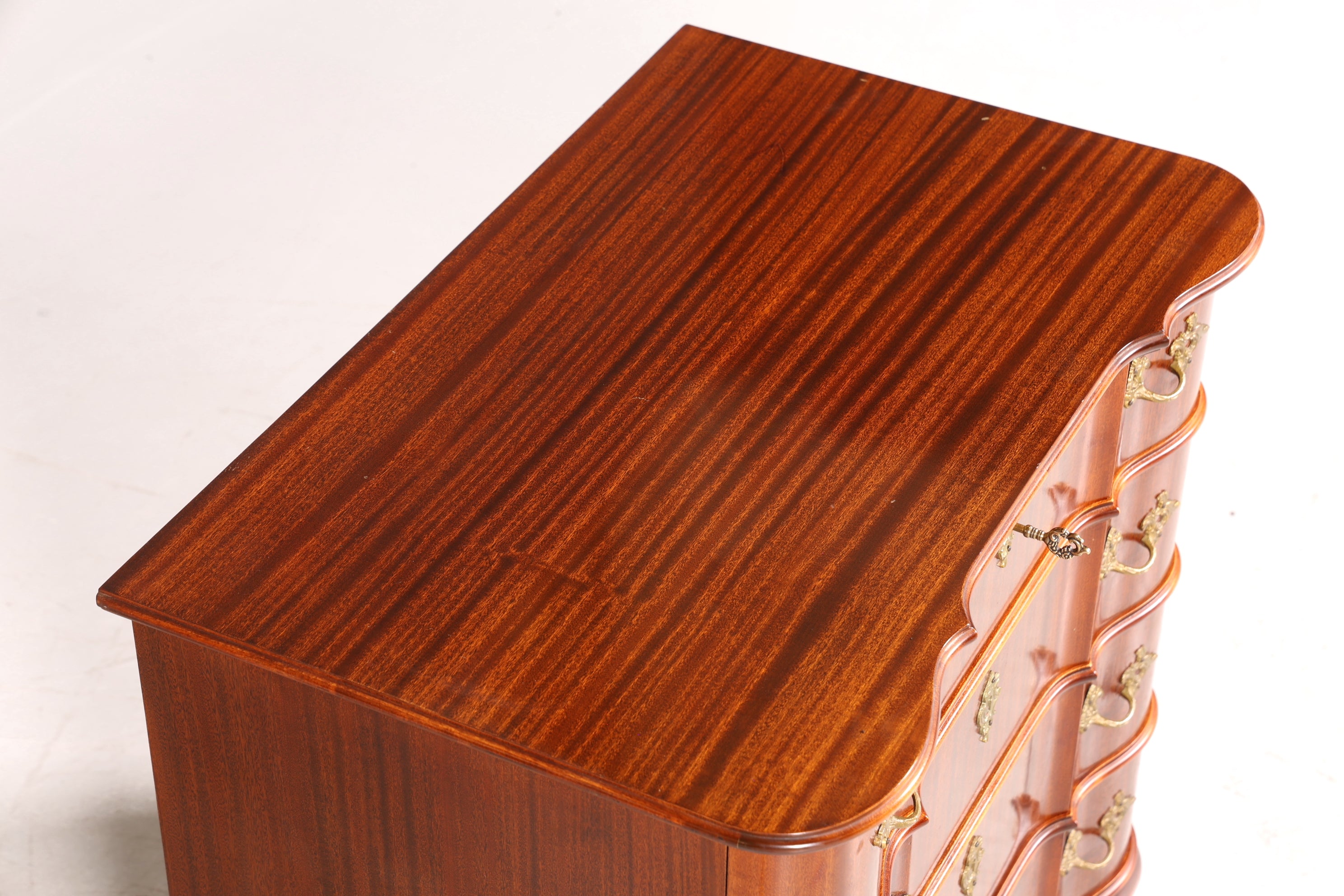 Wunderschöne geschwungene Kommode im Barock Stil Sideboard Englisch Schubladenkommode
