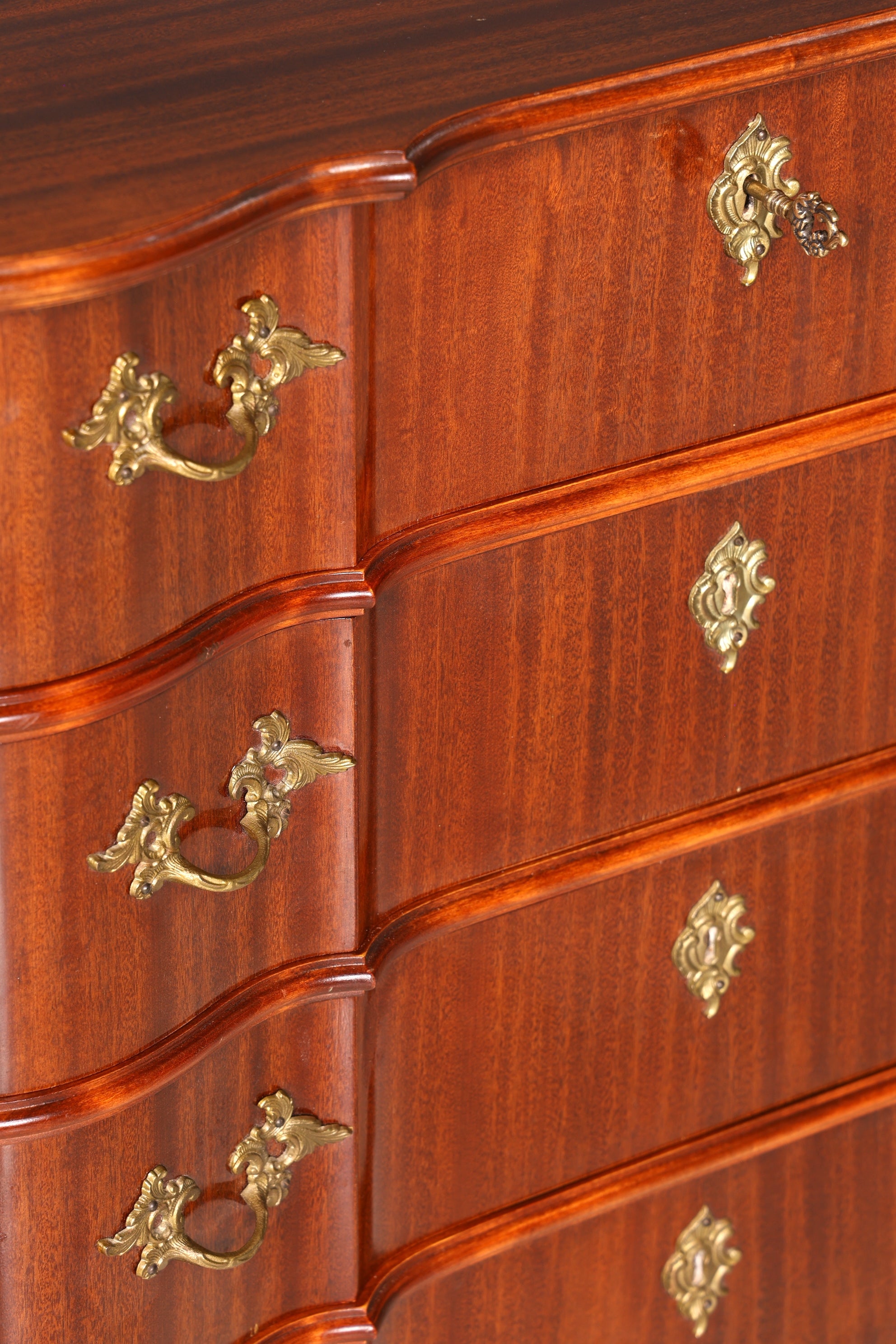Wunderschöne geschwungene Kommode im Barock Stil Sideboard Englisch Schubladenkommode