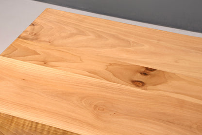 Wunderschöner Nussbaum Tisch 220cm-95cm Esszimmer Tisch Baumkanten Platte massiv Holz Küchentisch