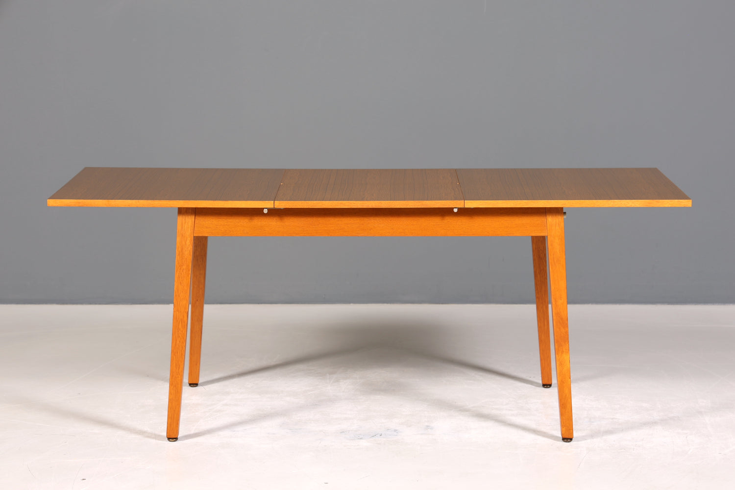Traumhafter Mid Century Küchentisch Vintage Tisch ausziehbar und höhenverstellbar Esszimmer Tisch VEB