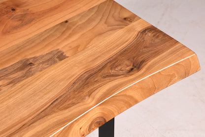 Traumhafter Nussbaum Tisch 220cm-95cm Esszimmer Tisch Baumkanten Platte massiv Holz Küchentisch