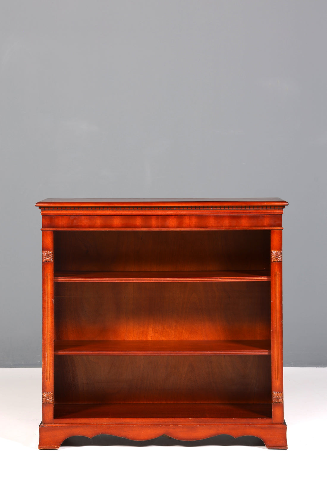 Wunderschönes Englisches Bücherregal Antik Regal Bookshelf Mahagoni Buchablage 60s