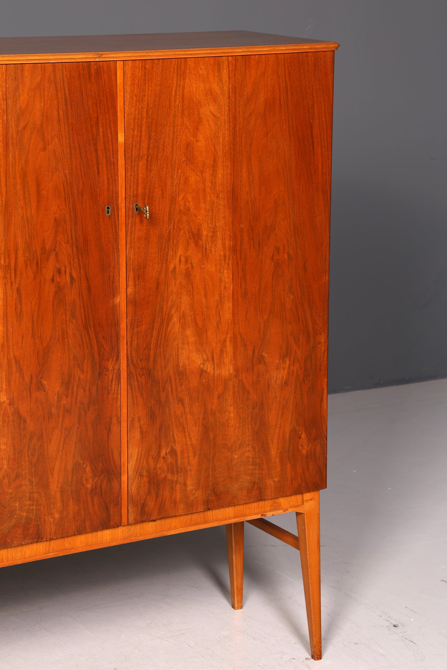 Wunderschöner Mid Century Schrank 60er Jahre Wäscheschrank Aktenschrank Kommode Vintage Designer