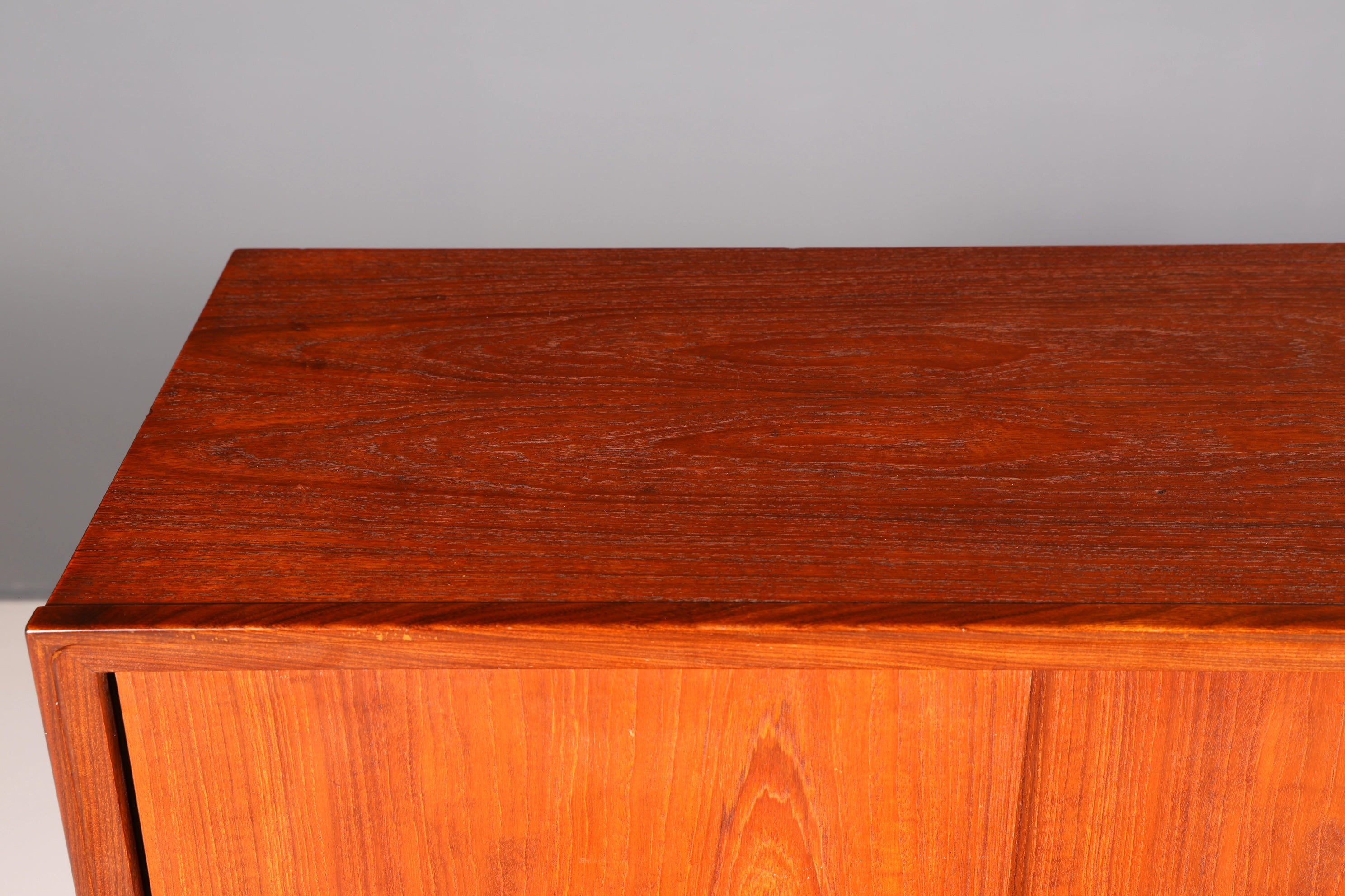 Wunderschönes Mid Century Highboard Vintage Schrank Retro Sideboard Danish Design Teak Holz Kommode