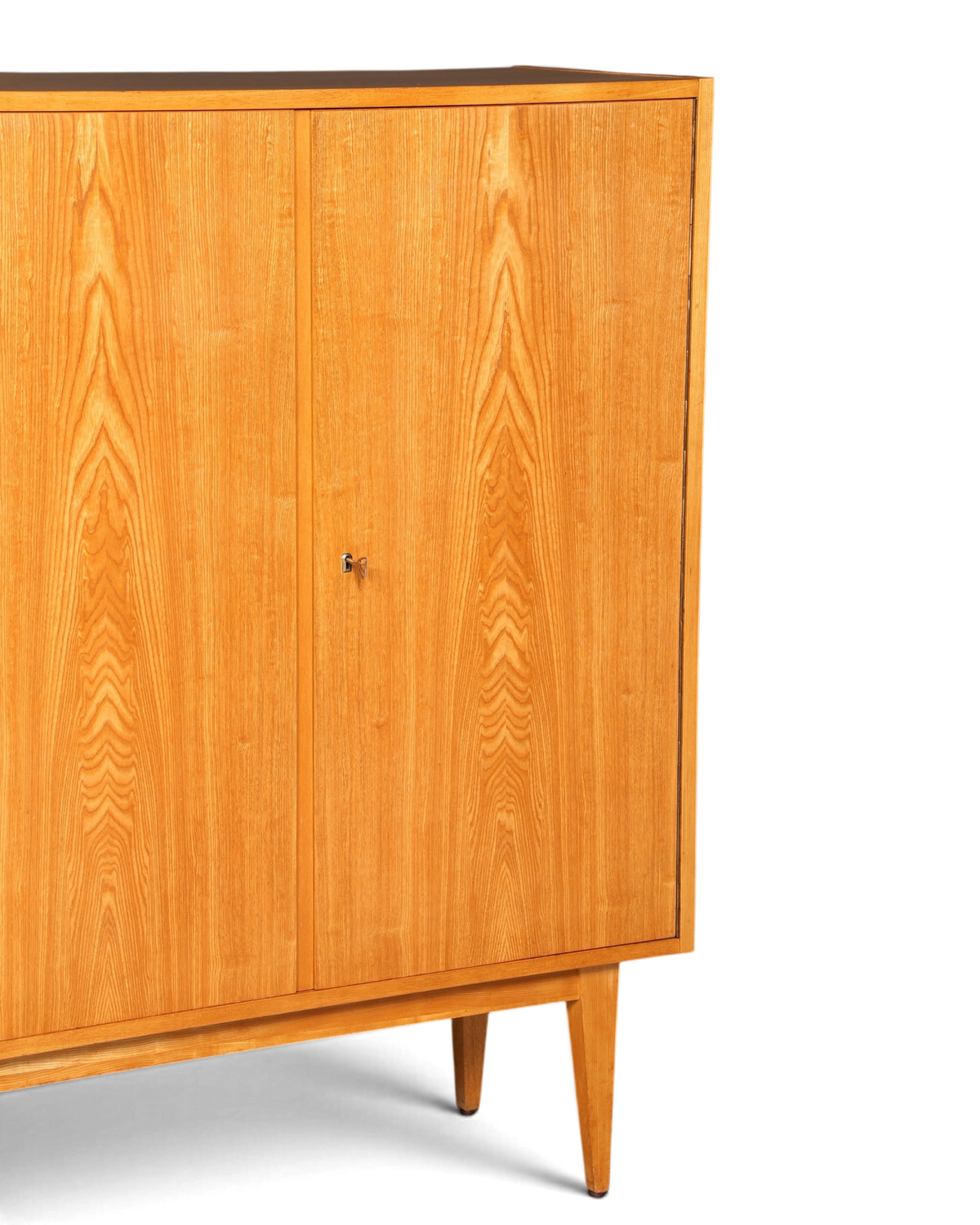 Hauptstadt Möblerei Hellerau Highboard Modell 602 von Franz Ehrlich aus hellem Holz im Mid-Century-Design