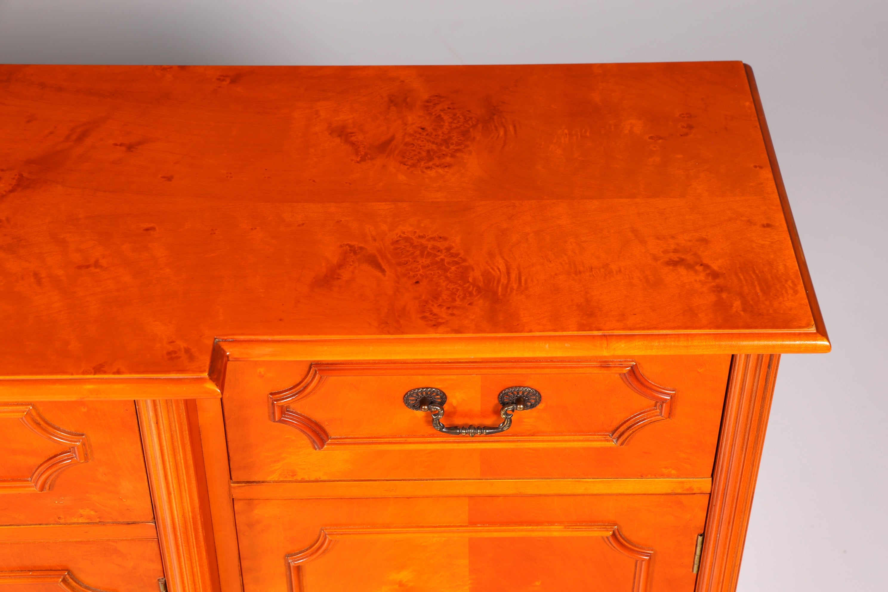 Wunderschönes Englisches Sideboard Eibe Schrank Antik Stil Buffetschrank Kommode