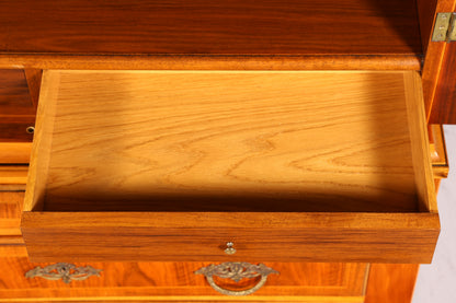 Wunderschöne Englische Vitrine Nussbaum Antik Bücherschrank Bibliothek Schubladen Massiv Holz Vintage