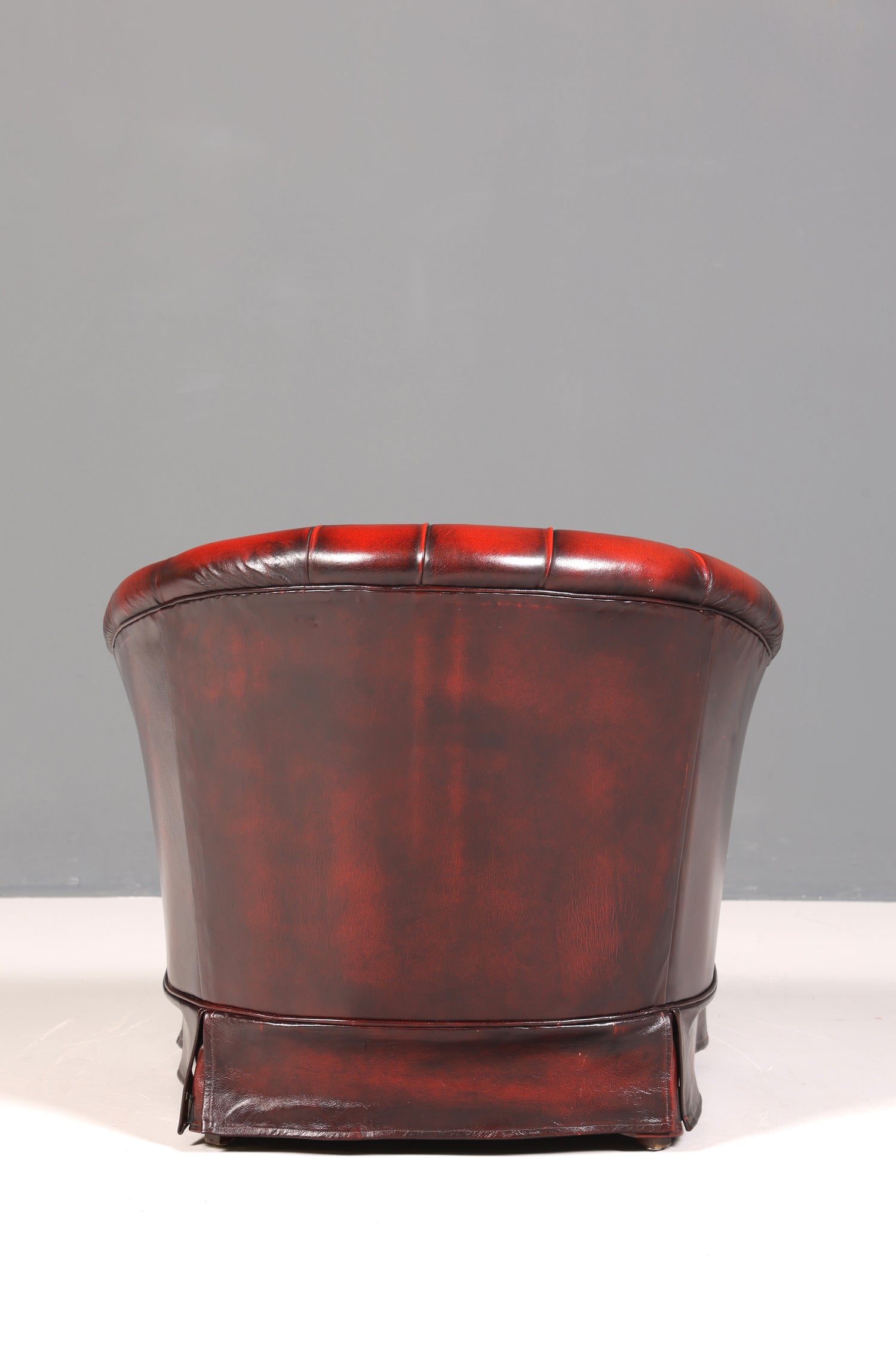 Stilvoller Original Chesterfield Sessel Englischer Armlehnsessel Oxblood Englisch Herrensessel 1 von 2