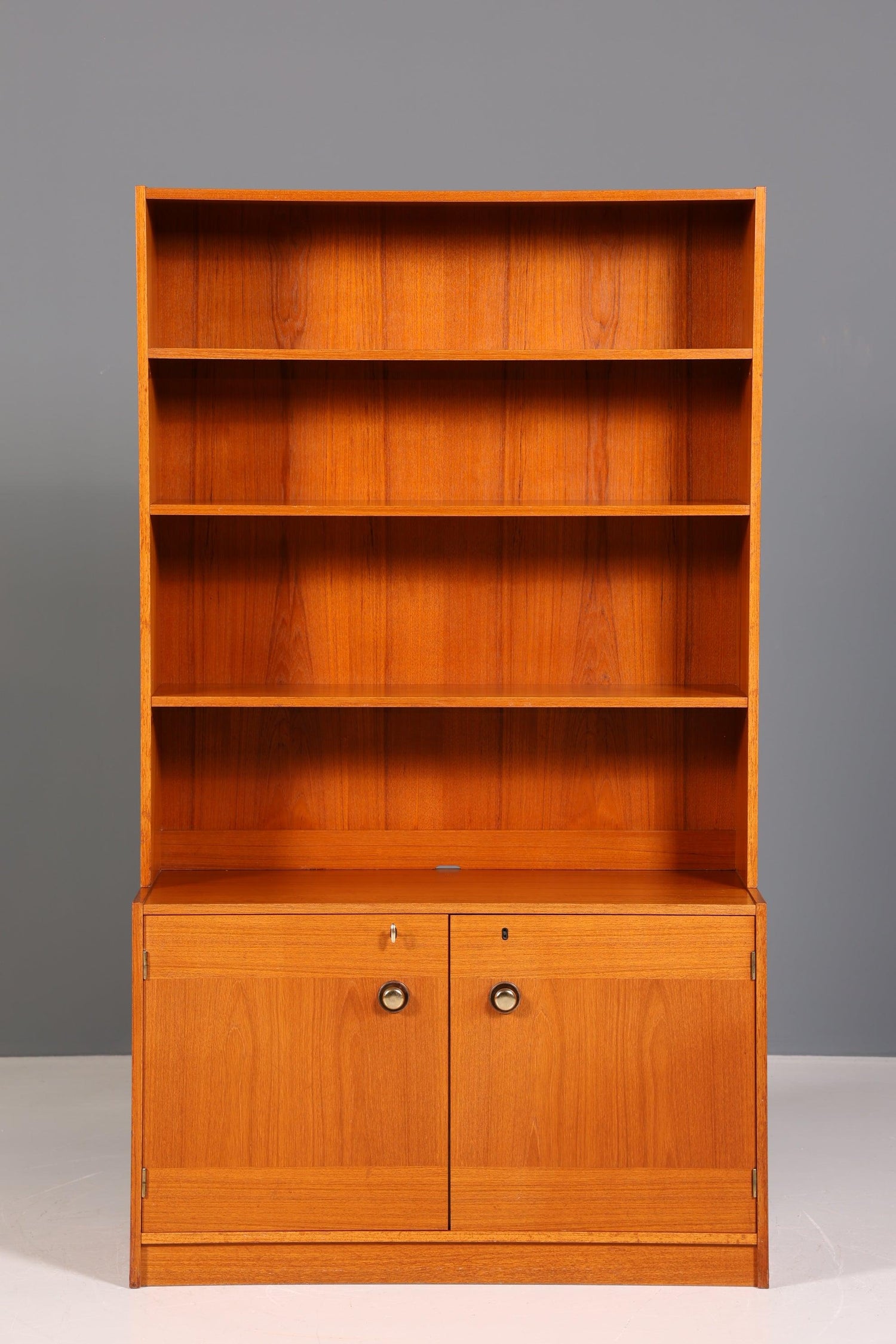 Stilvolles Mid Century Regal Danish Design Bücherregal Teak Holz Schrank Kommode 60er Jahre Bookshelf