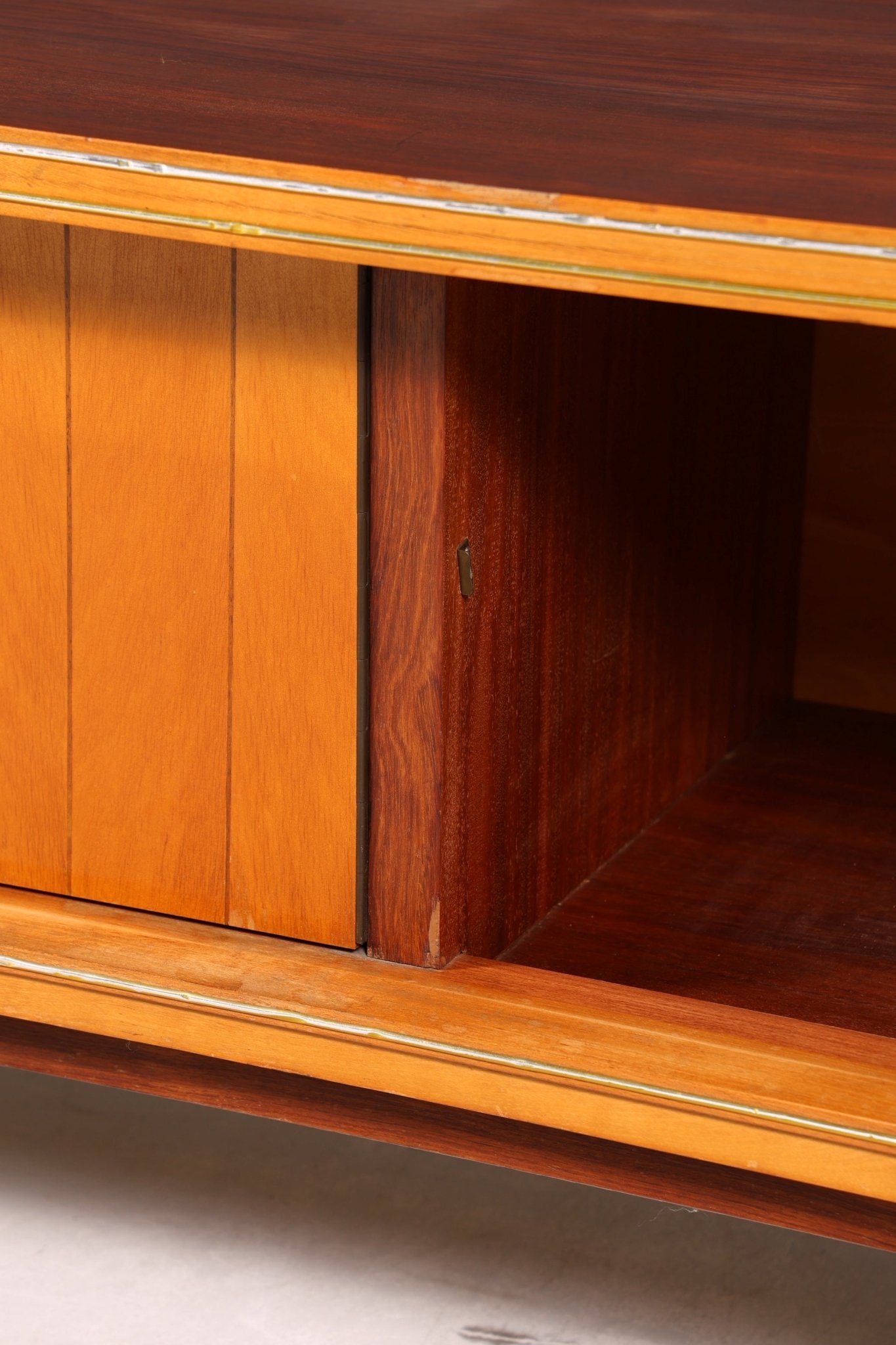 Schlichtes Mid Century Sideboard Vintage TV Kommode 60s Schrank Longboard Retro Lowboard
