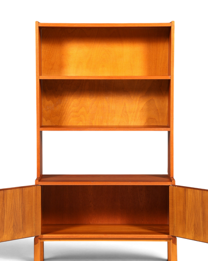 Hauptstadt Möblerei Mid Century Regal aus massivem Holz im skandinavischen Danish Design mit offenen Fächern