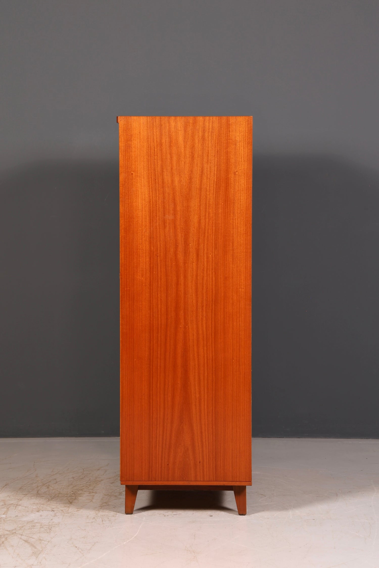 Traumhafter Mid Century Kleiderschrank Vintage Schrank Retro Wäscheschrank Dielenschrank Schlafzimmer