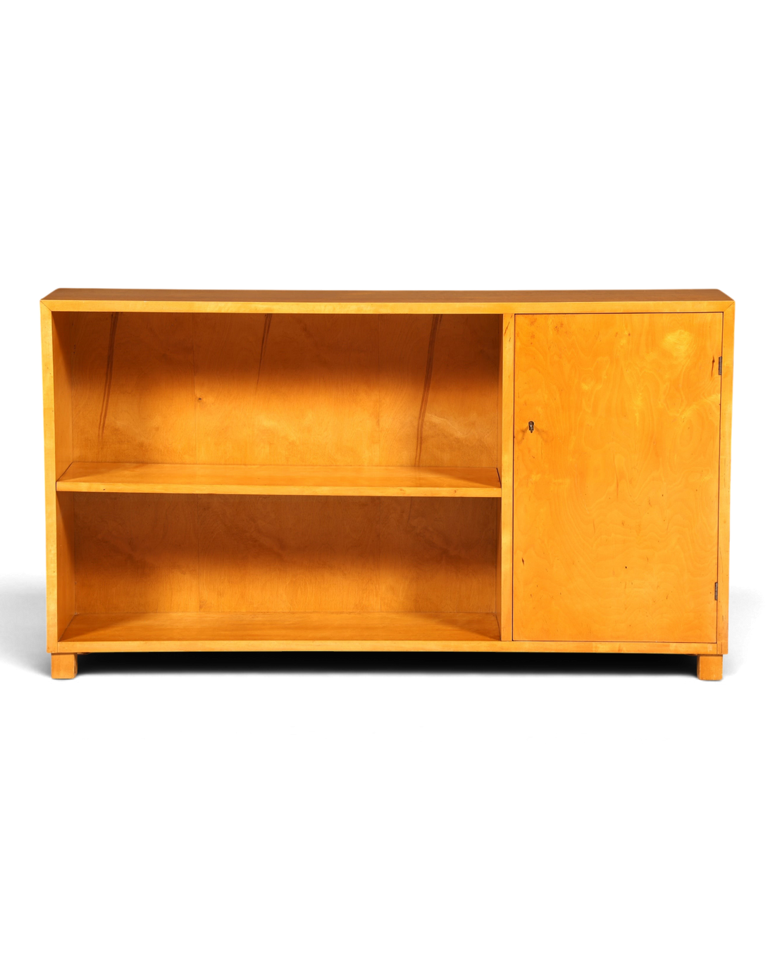 Hauptstadt Möblerei Mid Century Sideboard aus massivem Holz mit offener Ablage und Schranktür im 60er Jahre Design