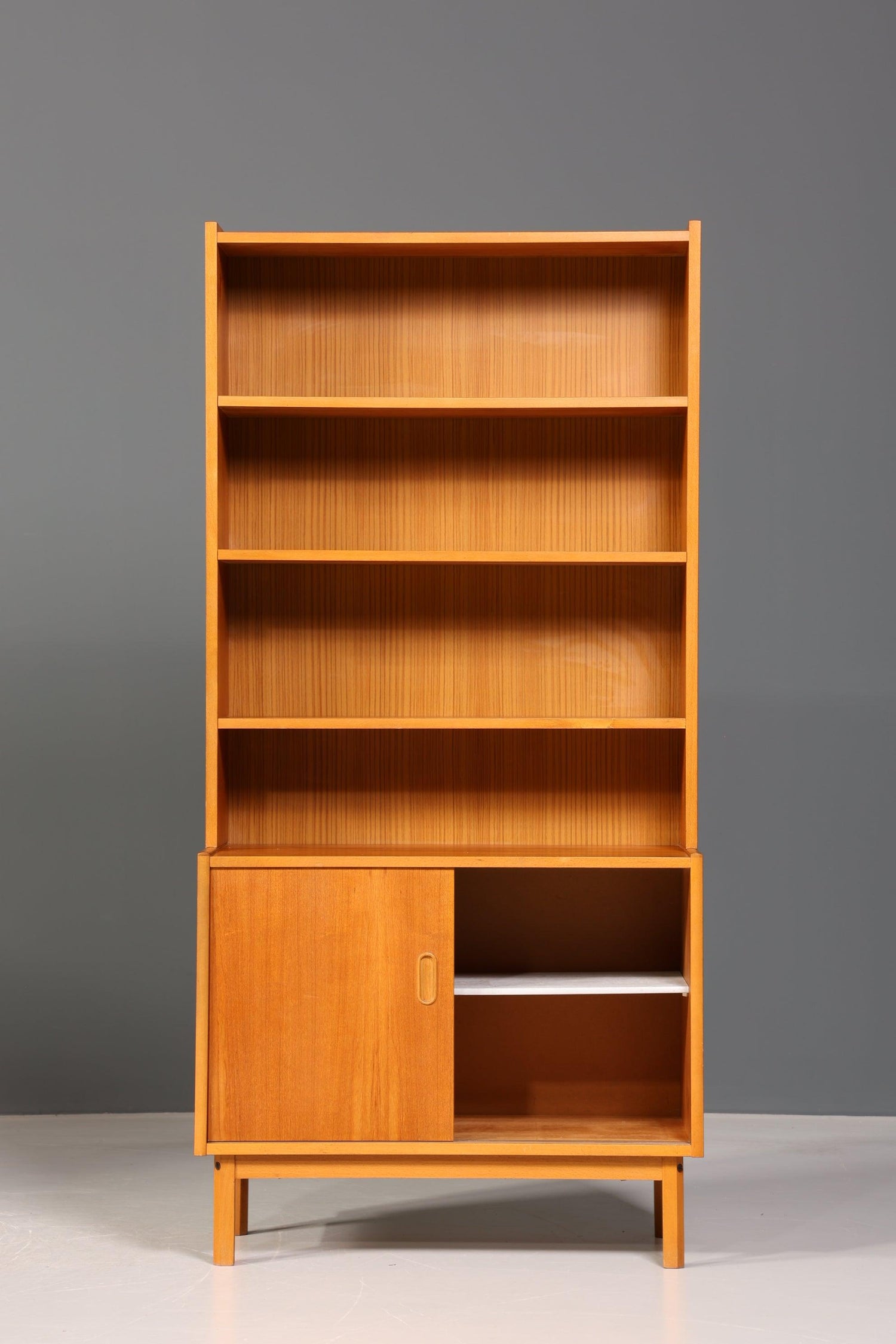 Schlichtes Mid Century Bücherregal Danish Design Schrank Retro Kommode &quot;Made in Denmark&quot; Schiebetür Regal Vintage 2 von 2
