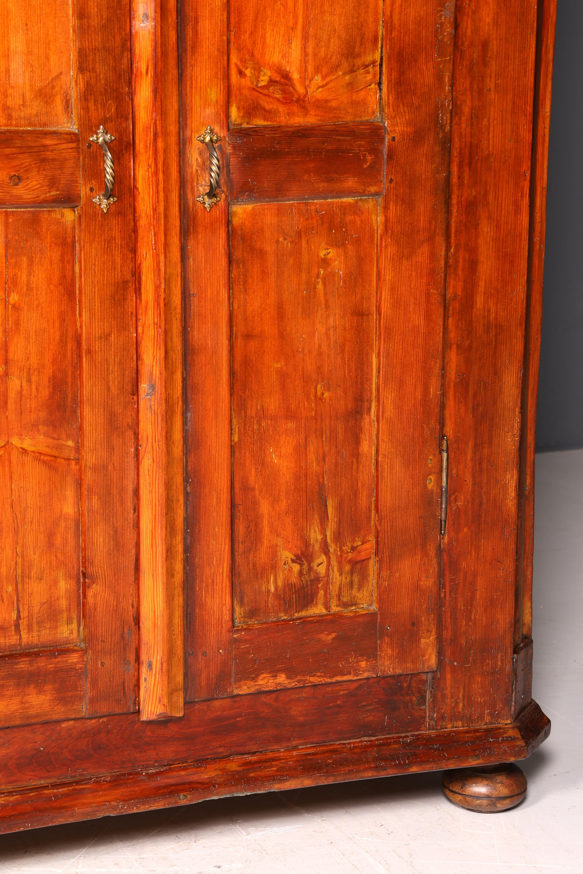 Wunderschöner Antiker Bauernschrank Barock Dielenschrank Kleiderschrank Wäscheschrank Massivholz